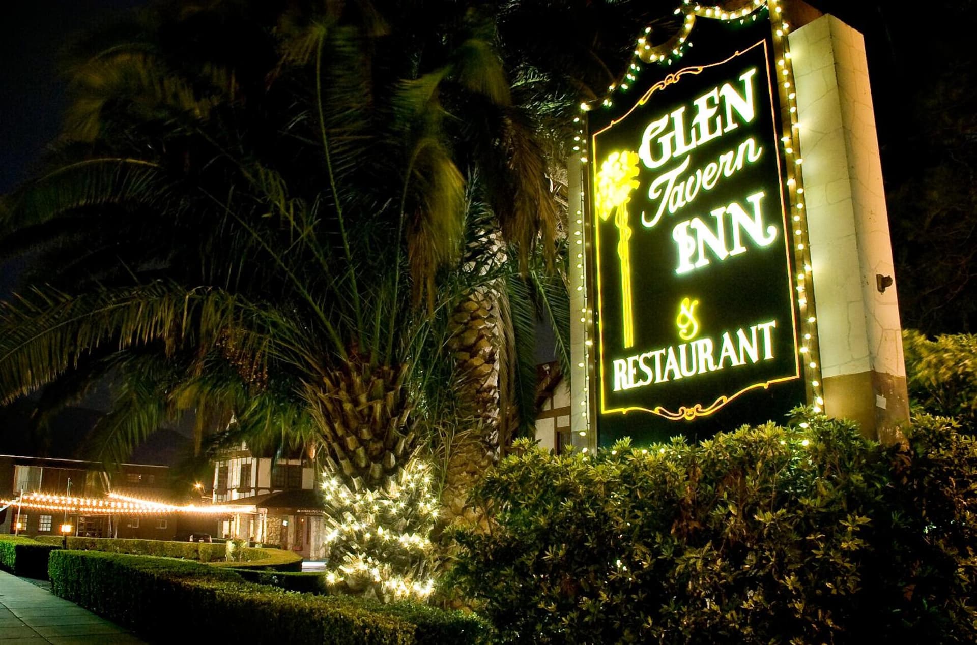 Glen Tavern Inn interior in Santa Paula, CA — gallery photo 2