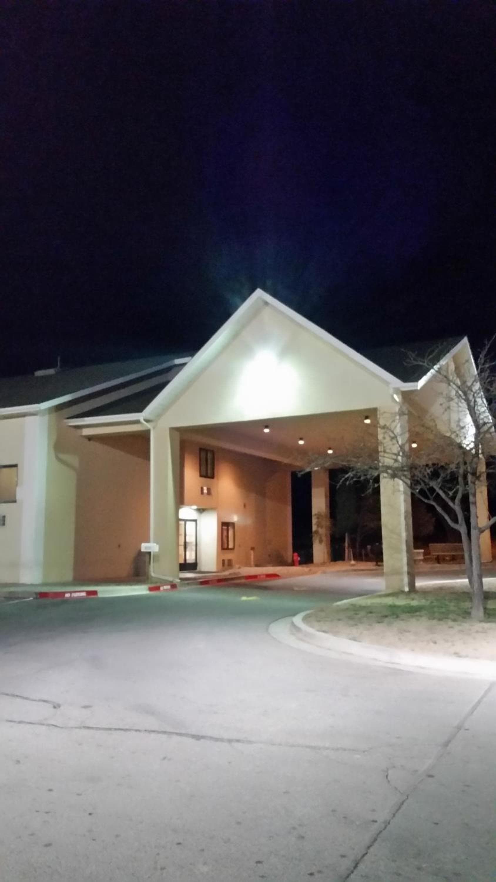 Travelodge by Wyndham Belen interior in Belen, NM — gallery photo 2