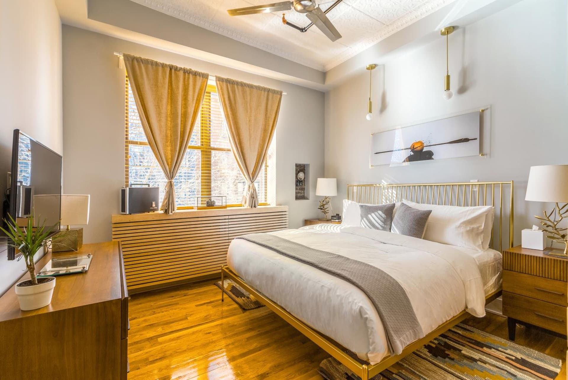 Franklin Guesthouse interior in Brooklyn, NY — gallery photo 2