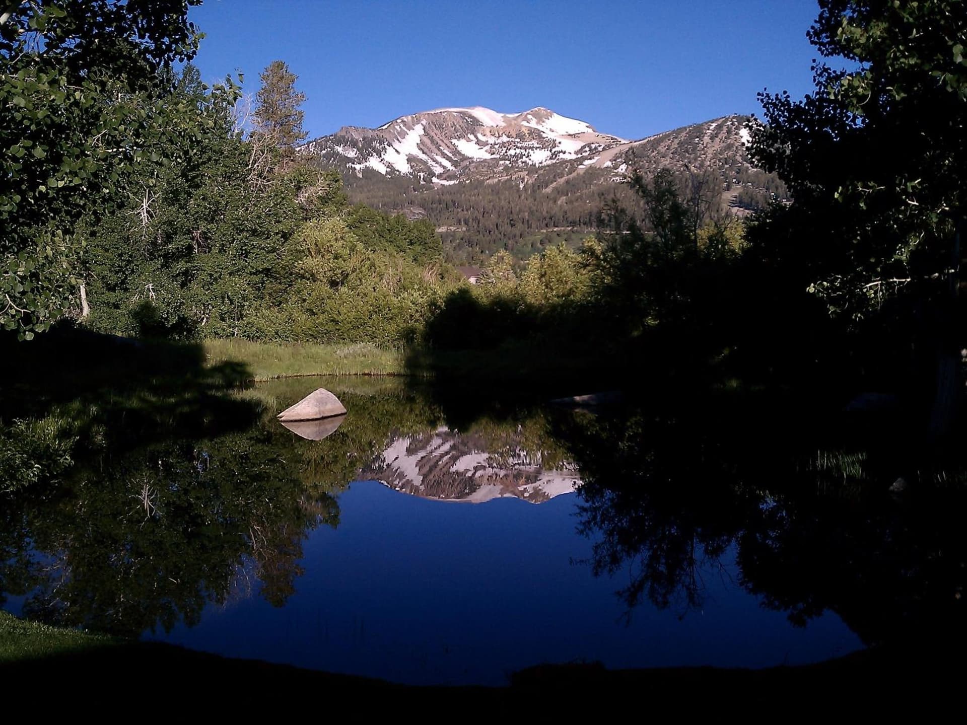 Snowcreek Resort Vacation Rentals property views in Mammoth Lakes, CA — gallery photo 3