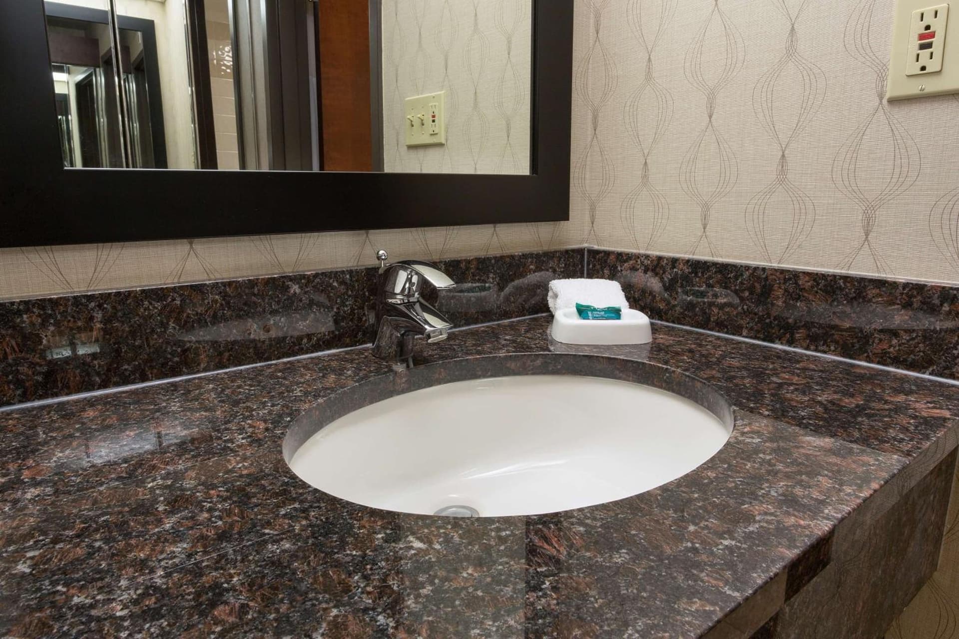 Heritage Inn Suites Houston Sugar Land, Trademark by Wyndham gallery photo in Sugar Land, TX — image 42