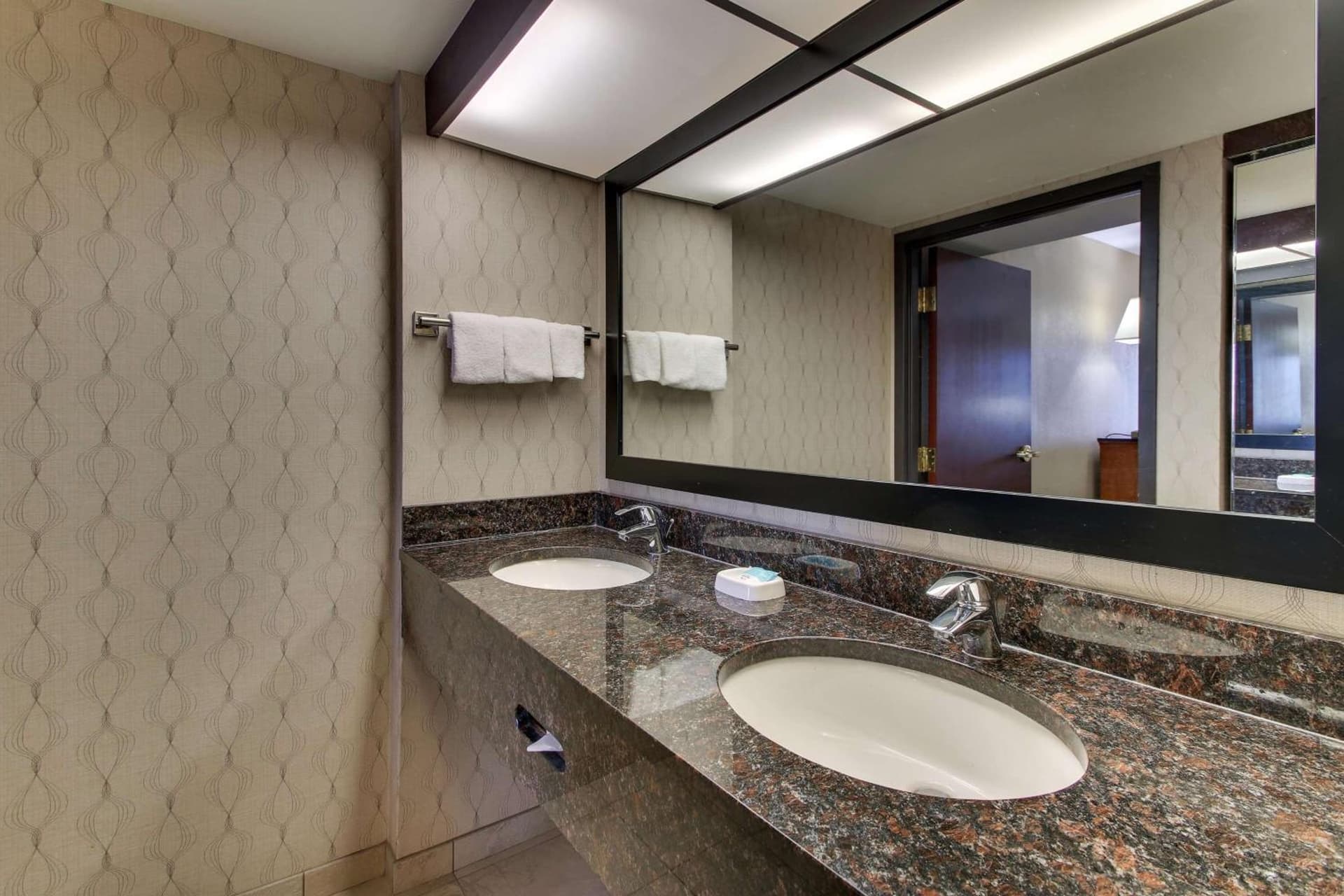 Heritage Inn Suites Houston Sugar Land, Trademark by Wyndham gallery photo in Sugar Land, TX — image 59