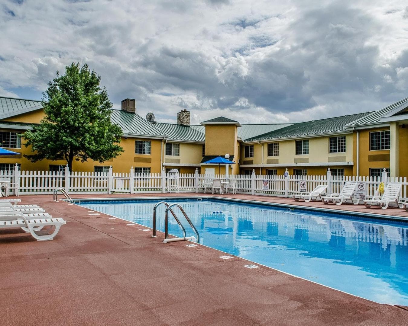 Baymont by Wyndham Harrisburg property views in Harrisburg, PA — gallery photo 3