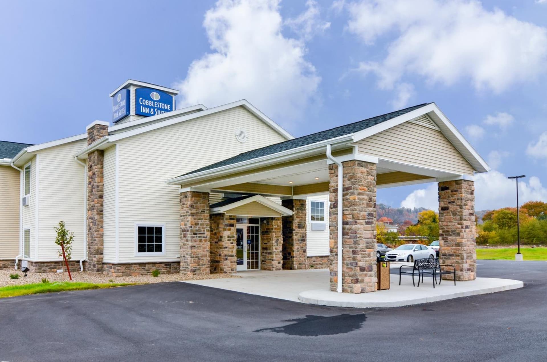 Cobblestone Inn & Suites - Ambridge featured exterior or lobby in Ambridge, PA — similar hotel