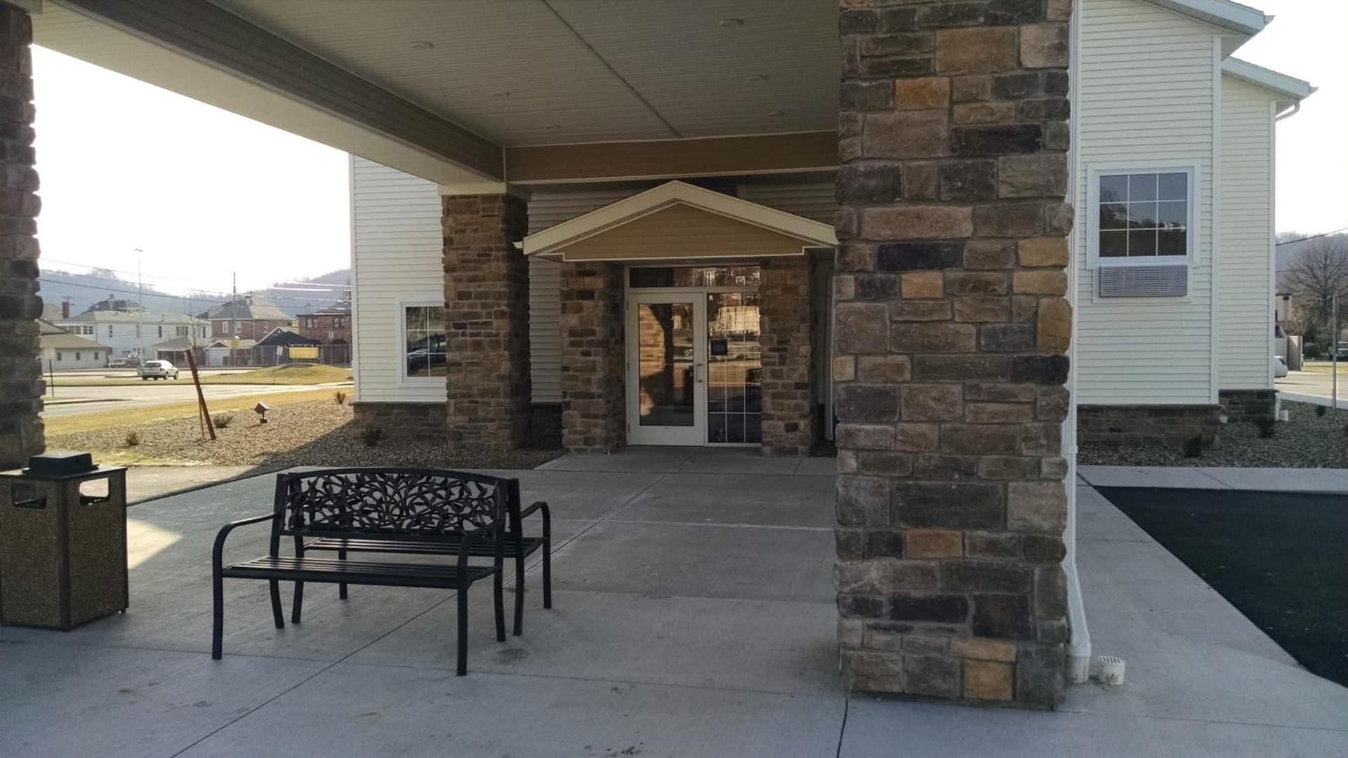 Cobblestone Inn & Suites - Ambridge interior in Ambridge, PA — gallery photo 2