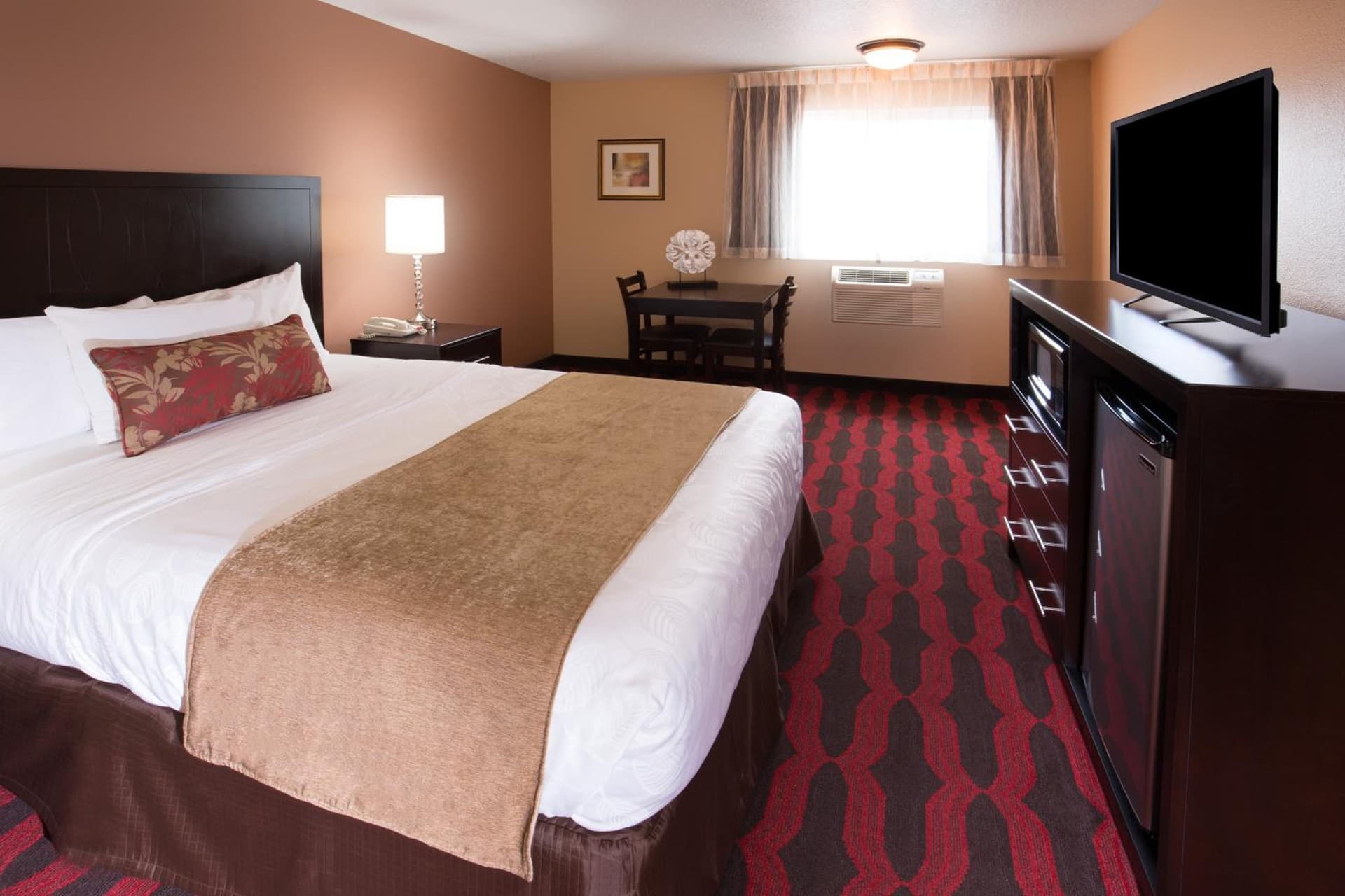 Americas Best Value Inn & Suites-Forest Grove/Hillsboro property views in Forest Grove, OR — gallery photo 3