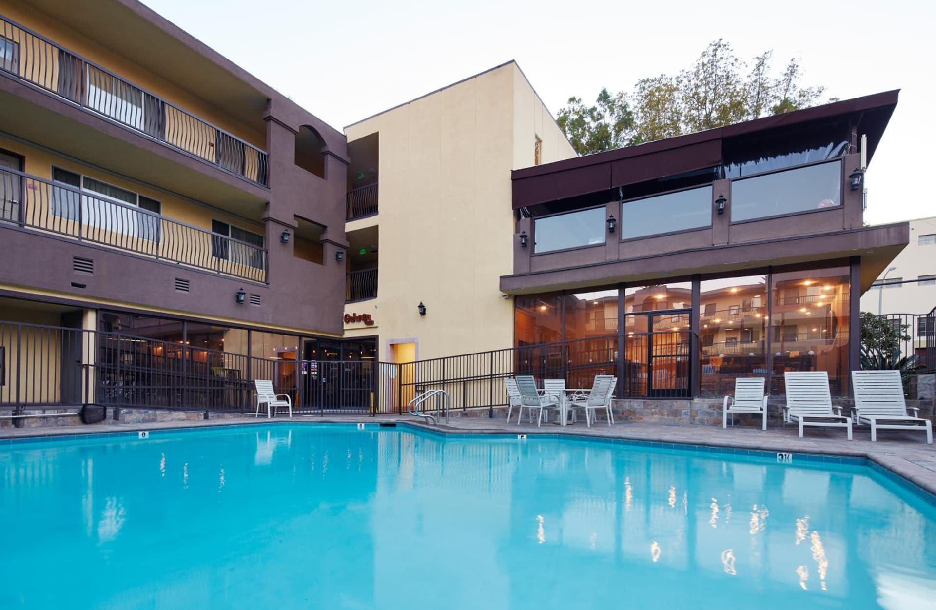 Pasadena Inn at Old Town, Los Angeles gallery photo in Pasadena, CA — image 11