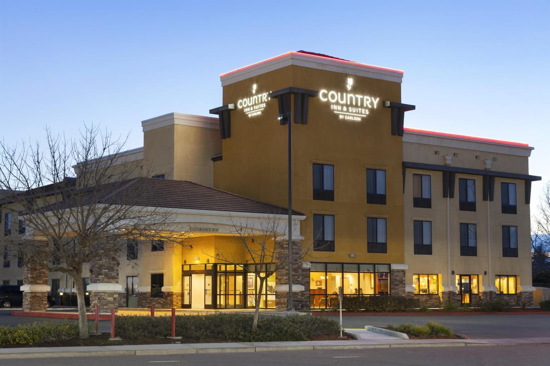 University Hotel Davis Area by IHG gallery photo in Dixon, CA — image 10