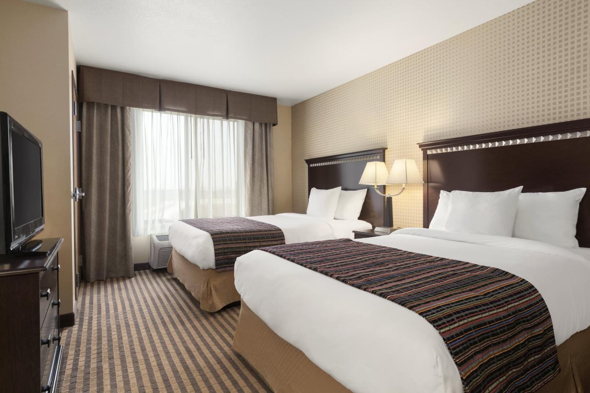 University Hotel Davis Area by IHG gallery photo in Dixon, CA — image 5