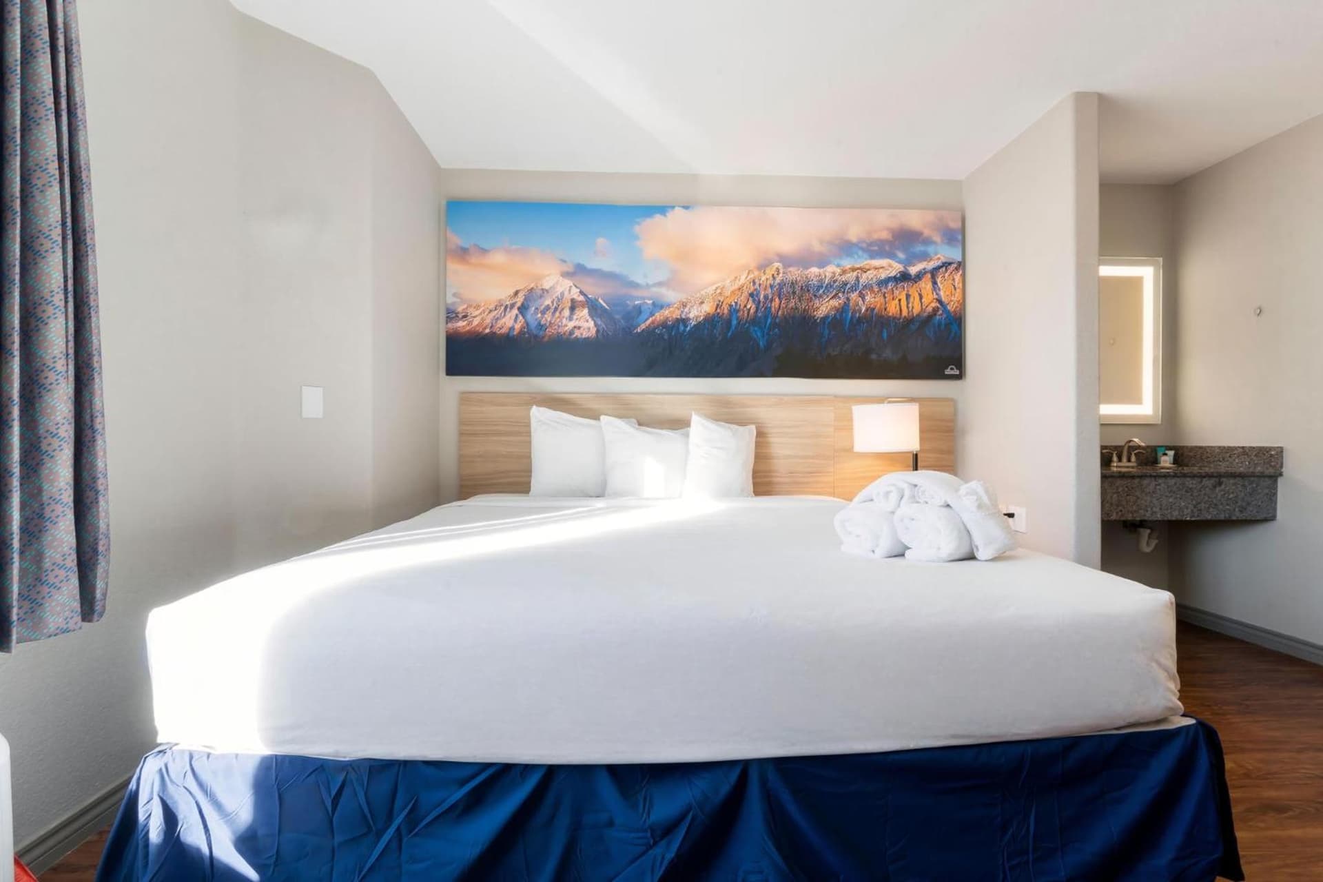 Days Inn by Wyndham Thornton interior in Thornton, CO — gallery photo 2