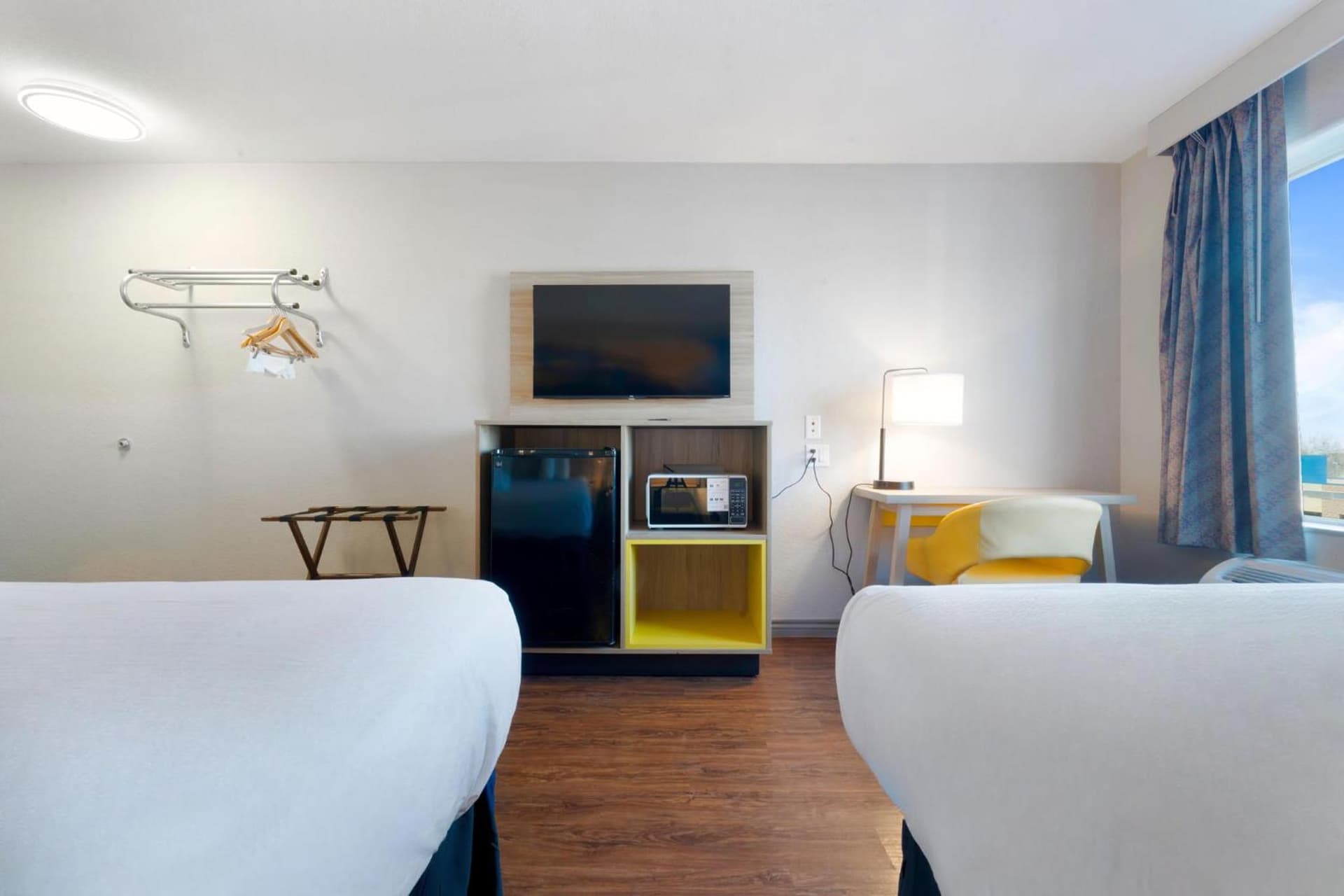 Days Inn by Wyndham Thornton property views in Thornton, CO — gallery photo 3