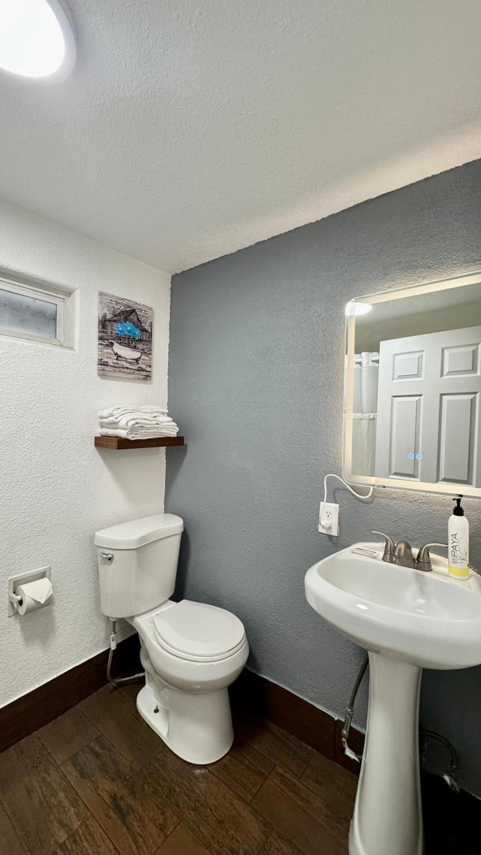 Budget Motel gallery photo in Gilroy, CA — image 11