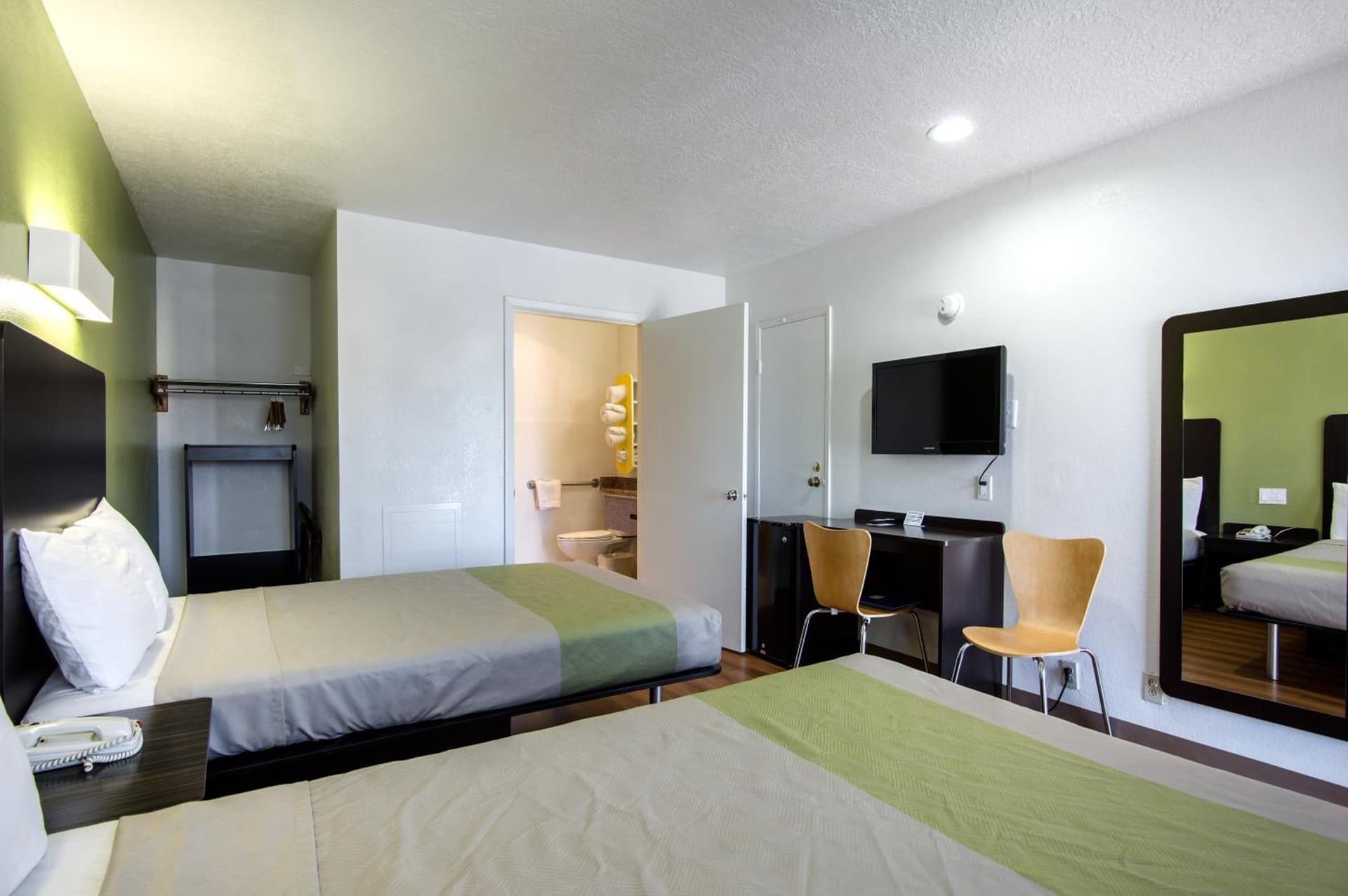 Motel 6-Santa Fe, NM - Downtown gallery photo in Santa Fe, NM — image 63