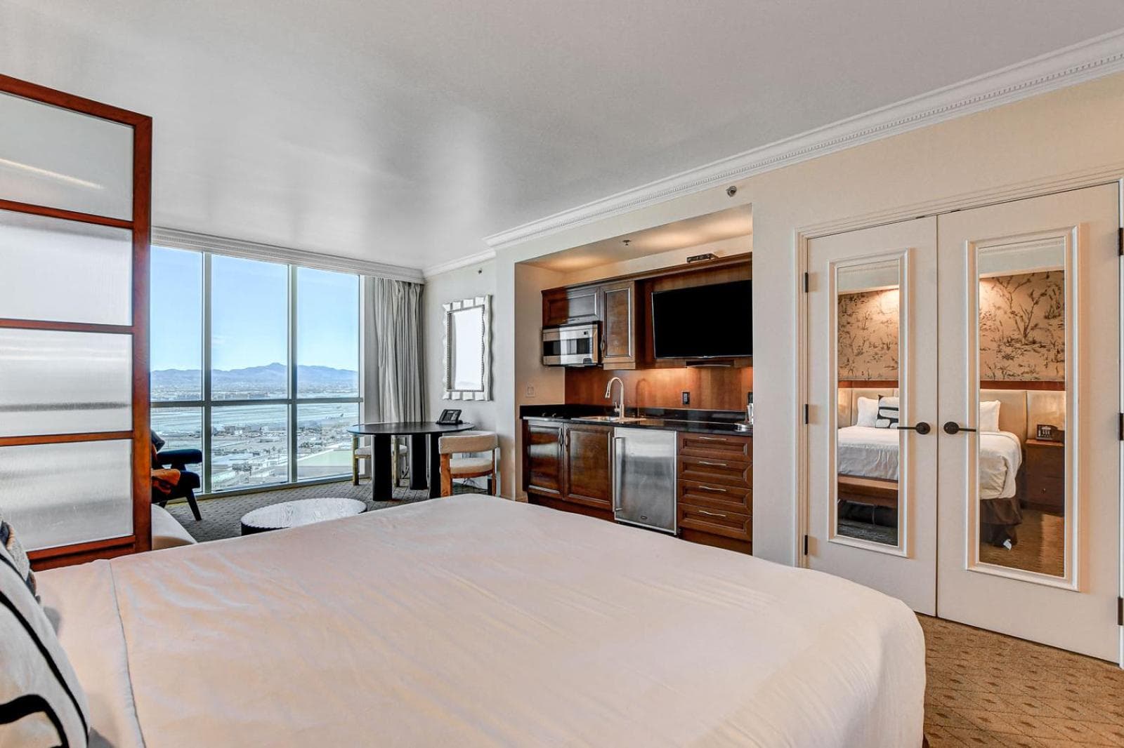 The Rosé II MGM Signature Studio Suite Tower 3 5 MIN WALK FROM F1 GRANDSTAND gallery photo in Paradise, NV — image 27
