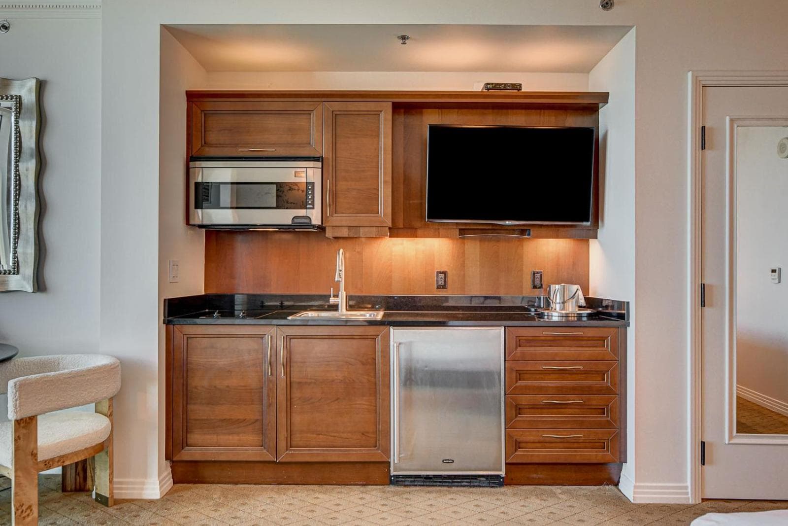 The Rosé II MGM Signature Studio Suite Tower 3 5 MIN WALK FROM F1 GRANDSTAND gallery photo in Paradise, NV — image 7
