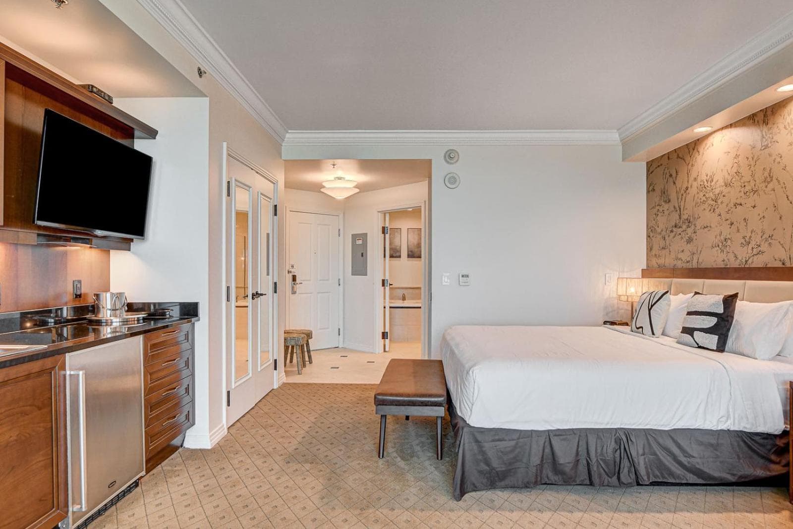 The Rosé II MGM Signature Studio Suite Tower 3 5 MIN WALK FROM F1 GRANDSTAND gallery photo in Paradise, NV — image 40