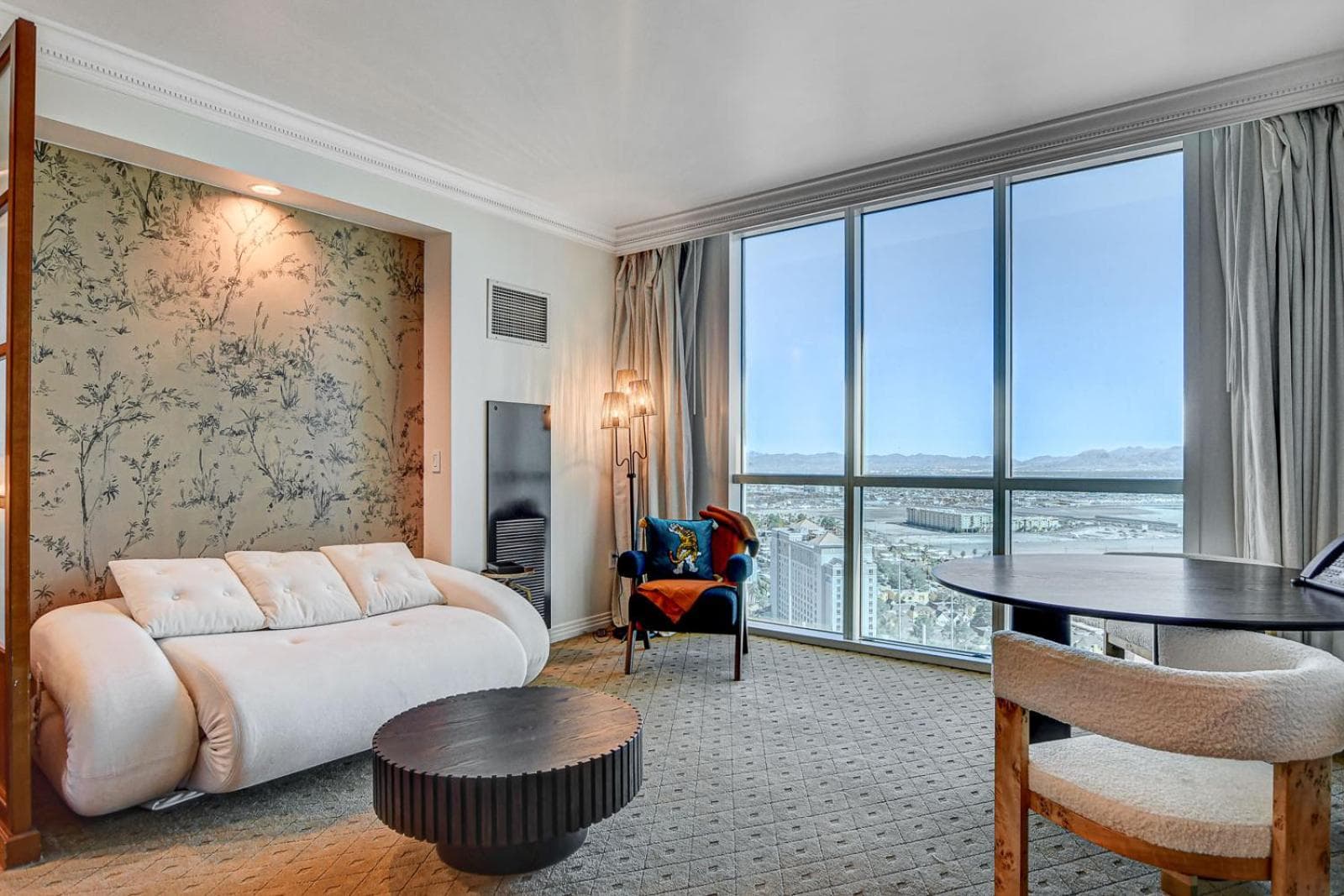 The Rosé II MGM Signature Studio Suite Tower 3 5 MIN WALK FROM F1 GRANDSTAND gallery photo in Paradise, NV — image 12