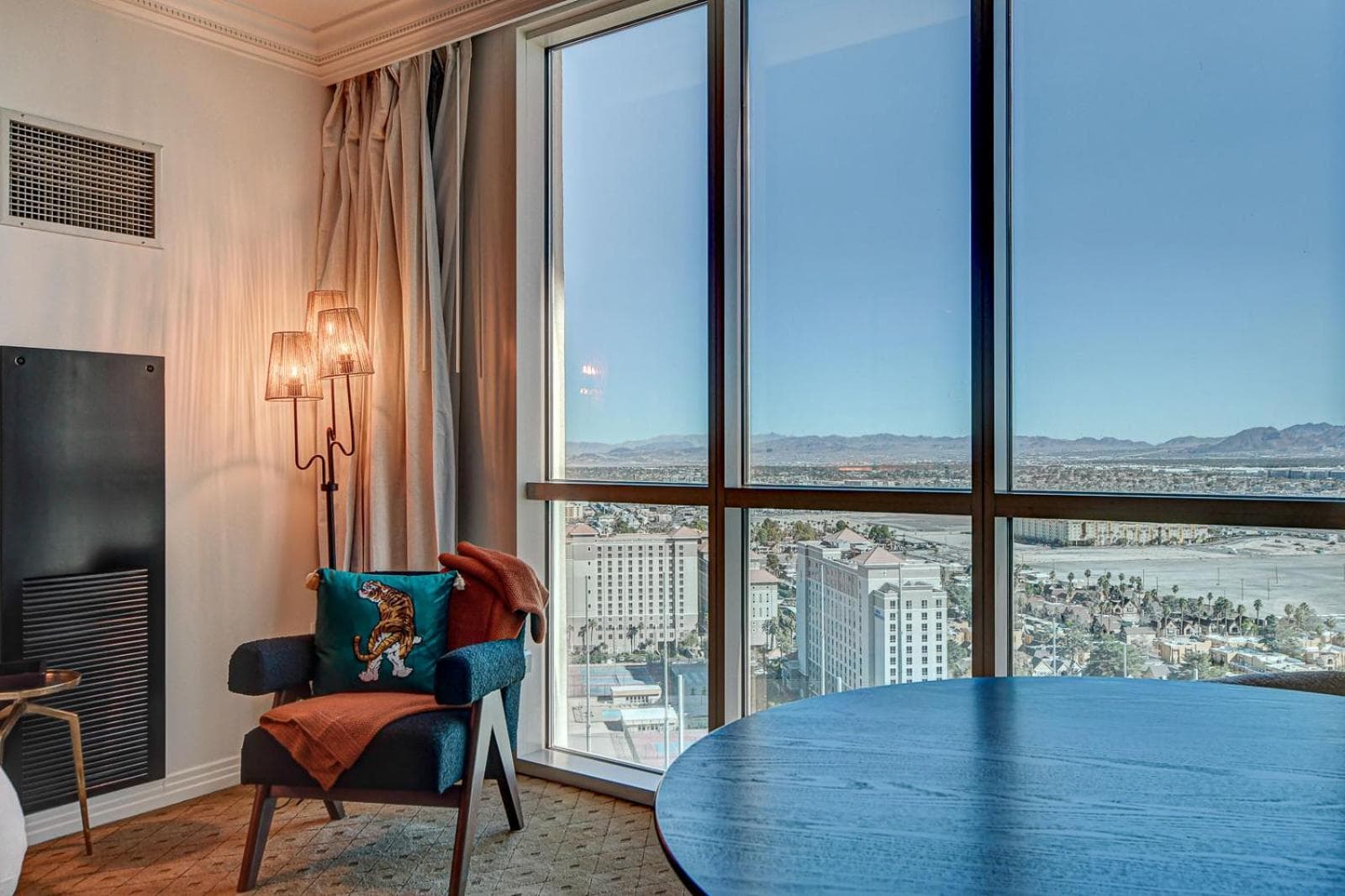 The Rosé II MGM Signature Studio Suite Tower 3 5 MIN WALK FROM F1 GRANDSTAND gallery photo in Paradise, NV — image 13