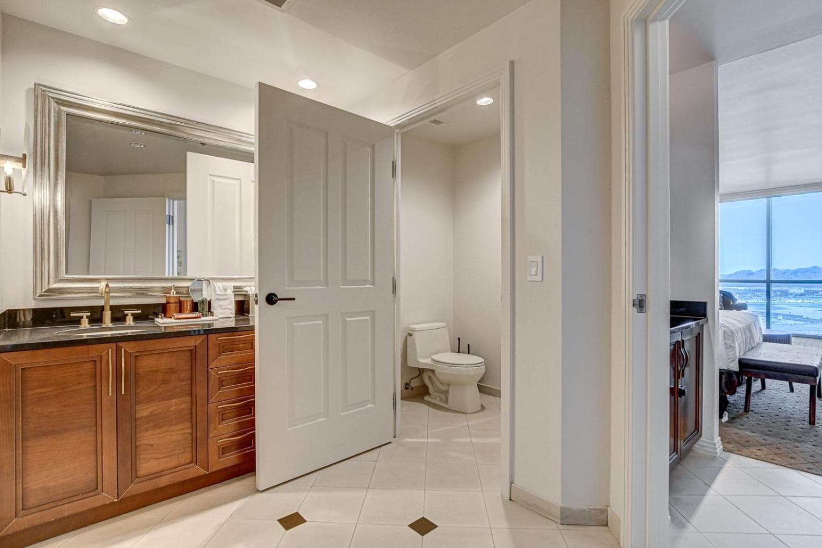 The Rosé II MGM Signature Studio Suite Tower 3 5 MIN WALK FROM F1 GRANDSTAND gallery photo in Paradise, NV — image 5
