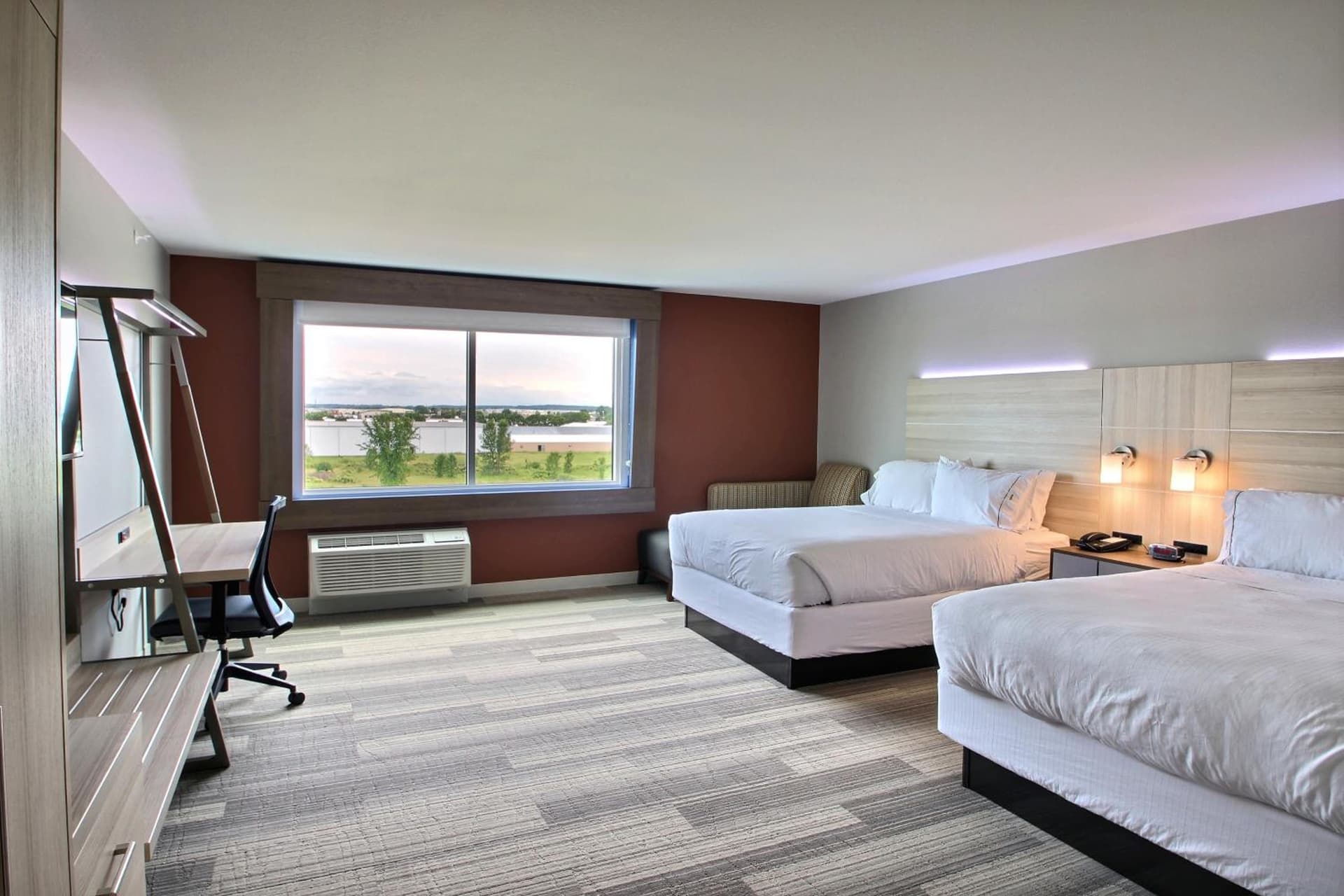 Holiday Inn Express & Suites Fond Du Lac by IHG interior in Fond du Lac, WI — gallery photo 2