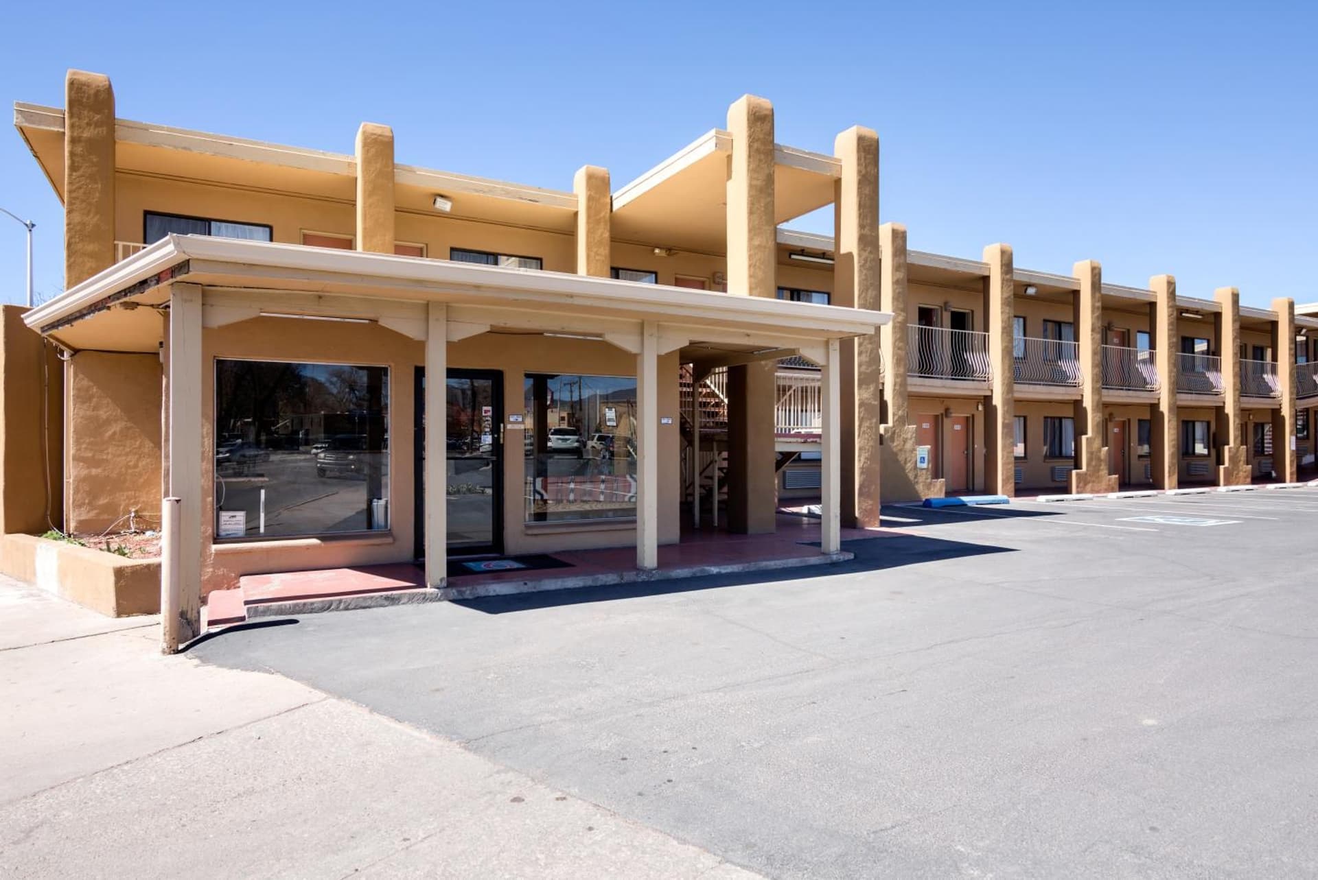 Motel 6-Santa Fe, NM - Downtown gallery photo in Santa Fe, NM — image 69