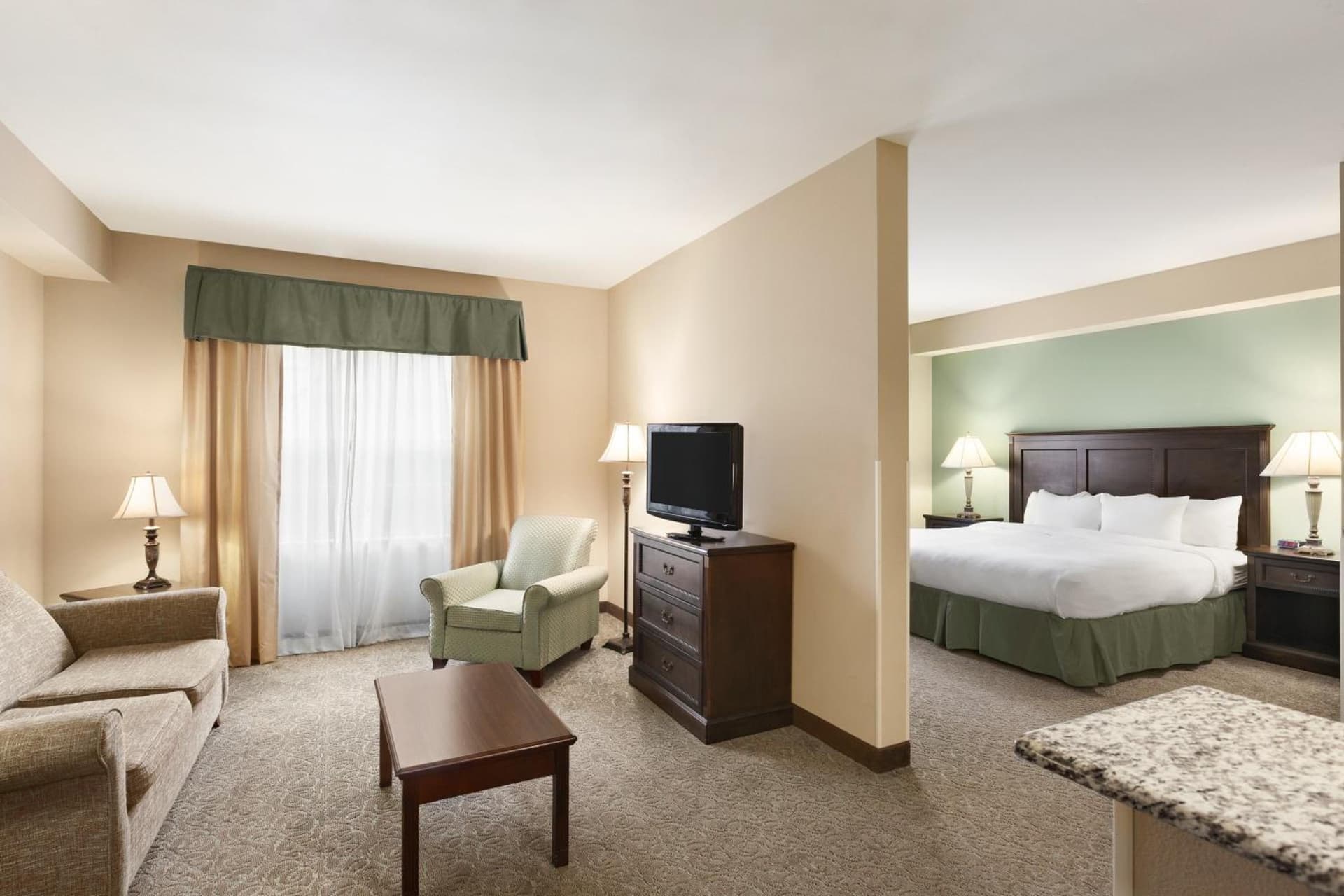 Country Inn & Suites by Radisson, Asheville West near Biltmore gallery photo in Asheville, NC — image 8