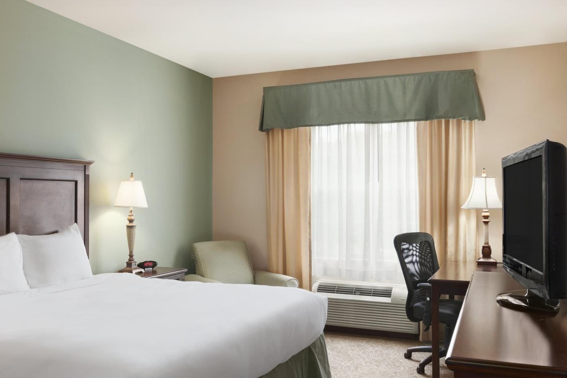 Country Inn & Suites by Radisson, Asheville West near Biltmore gallery photo in Asheville, NC — image 44