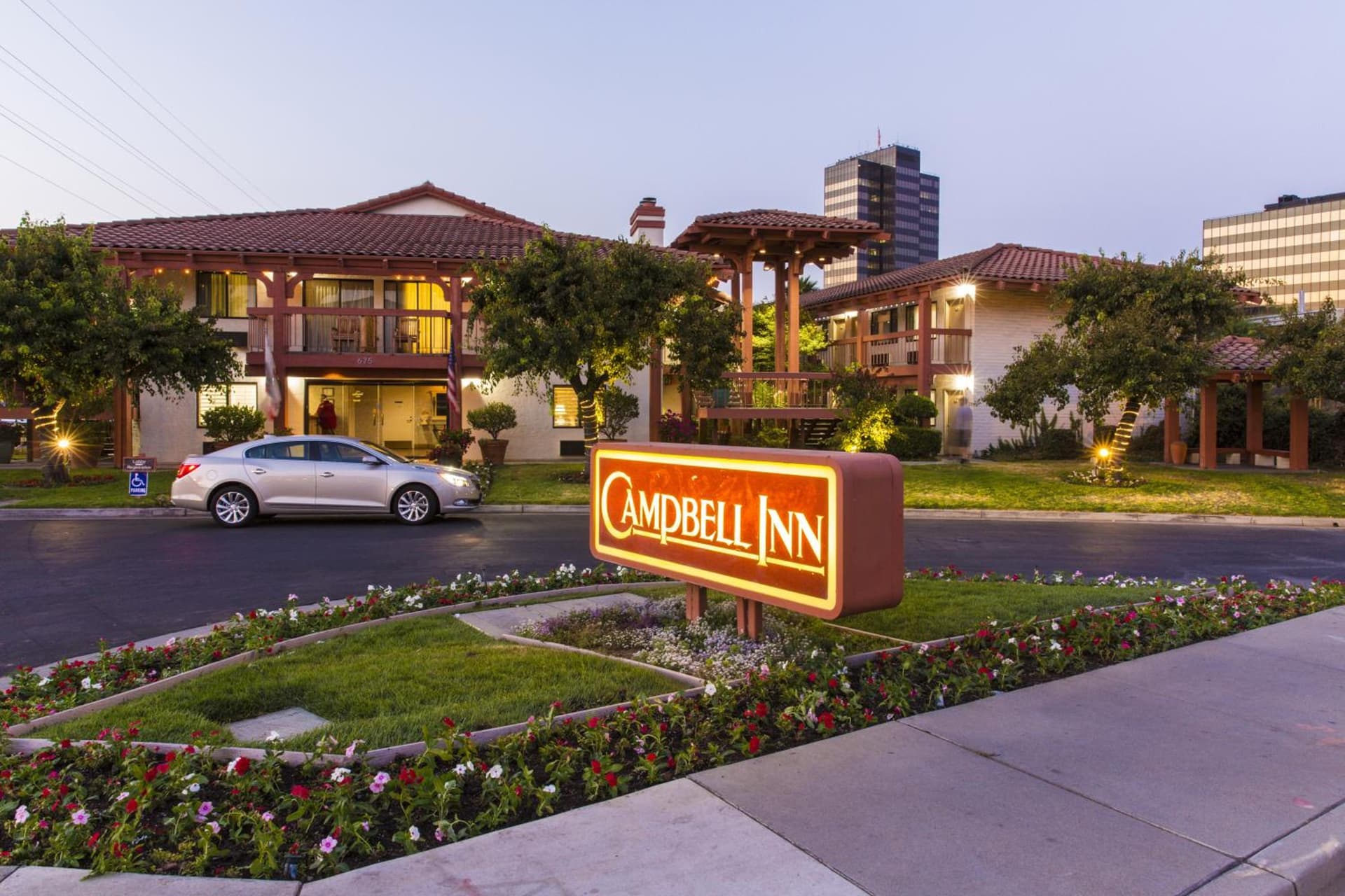 Campbell Inn Silicon Valley featured exterior or lobby in Campbell, CA — similar hotel