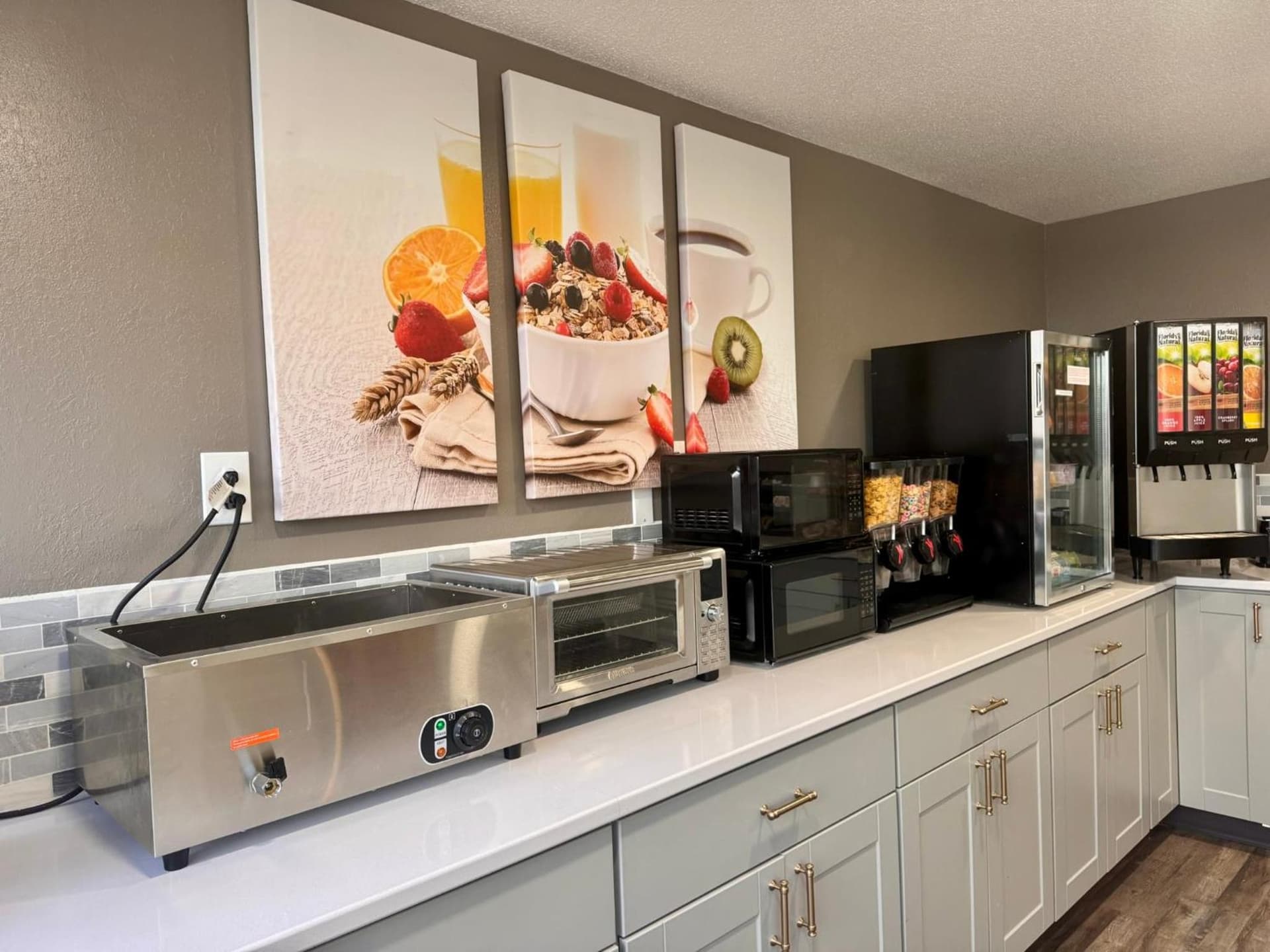 Super 8 by Wyndham Great Falls City Center property views in Great Falls, MT — gallery photo 3