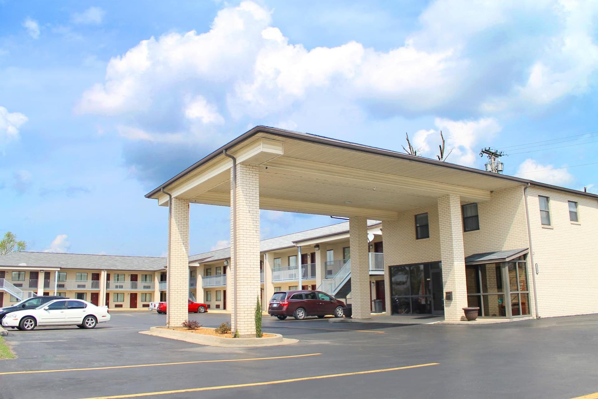 American Inn - Paducah featured exterior or lobby in Paducah, KY — similar hotel