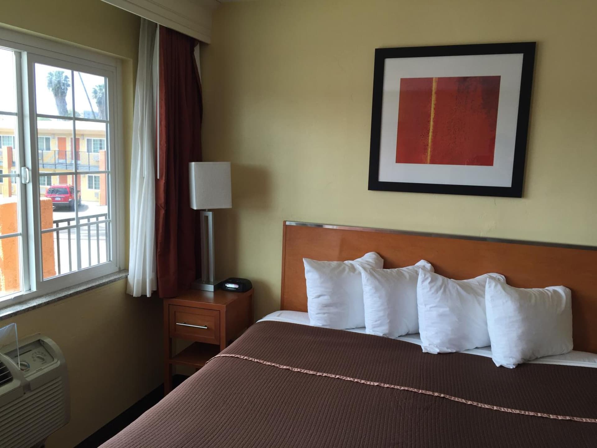 Howard Johnson by Wyndham San Diego Sea World interior in San Diego, CA — gallery photo 2