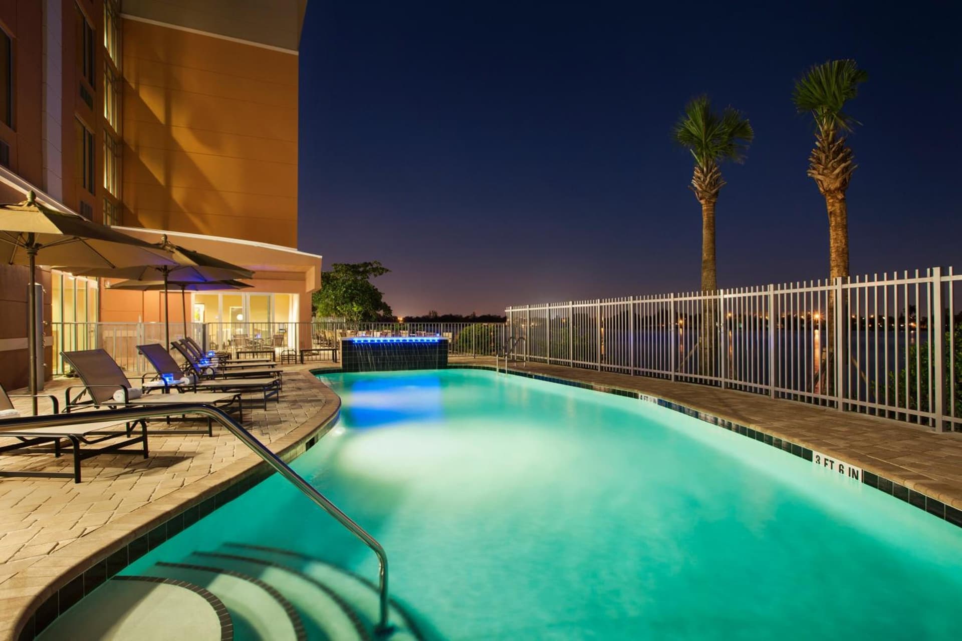 Holiday Inn Express Miami Airport-Blue Lagoon Area by IHG interior in Miami, FL — gallery photo 2