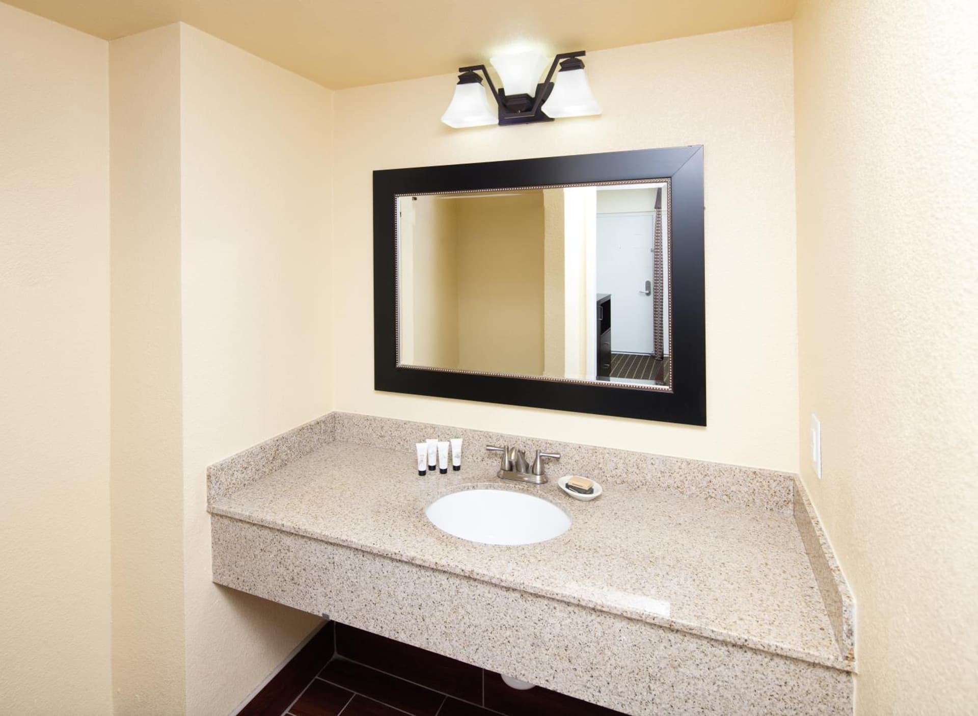 Red Lion Hotel Redding gallery photo in Redding, CA — image 41