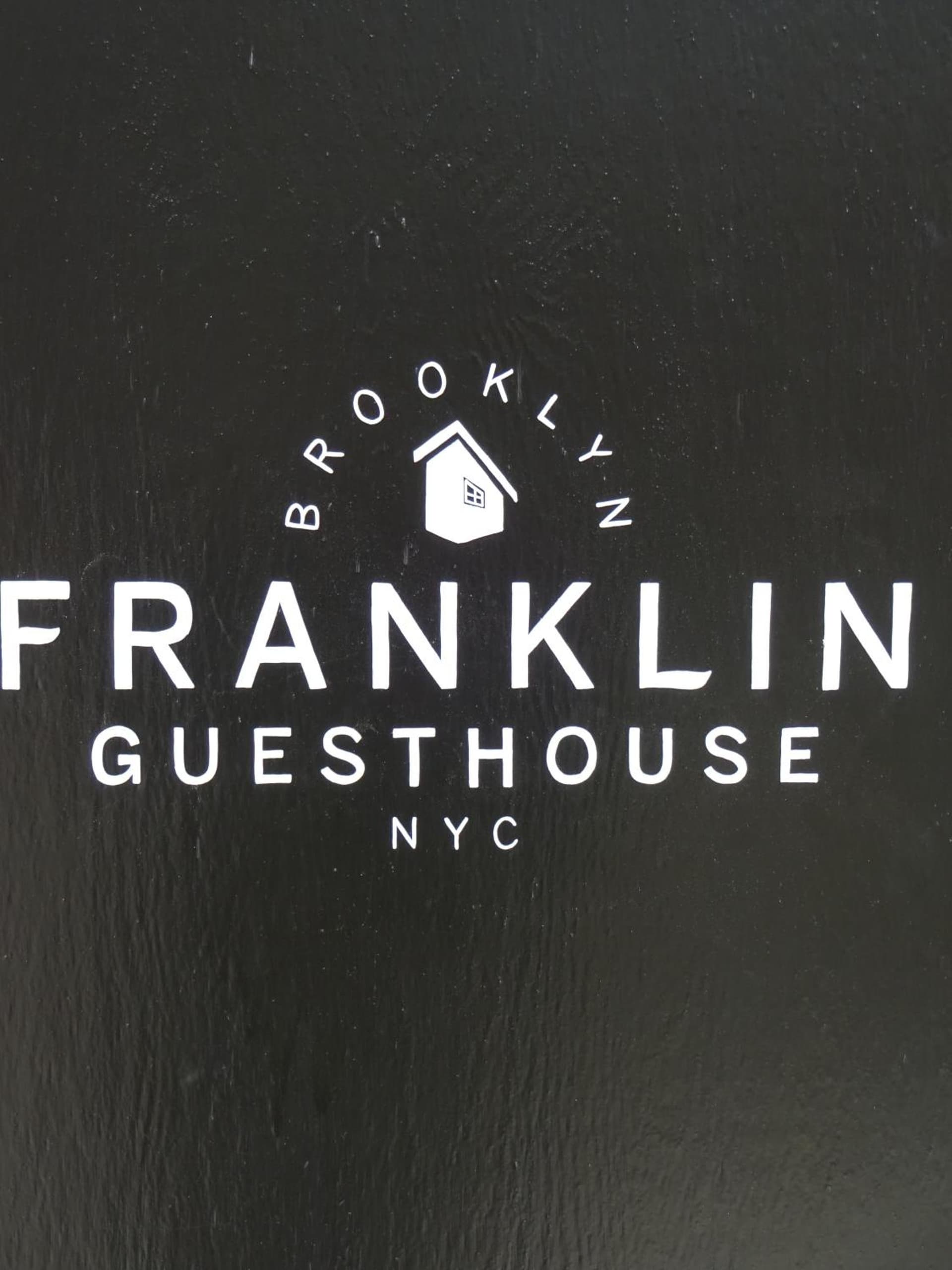 Franklin Guesthouse gallery photo in Brooklyn, NY — image 32