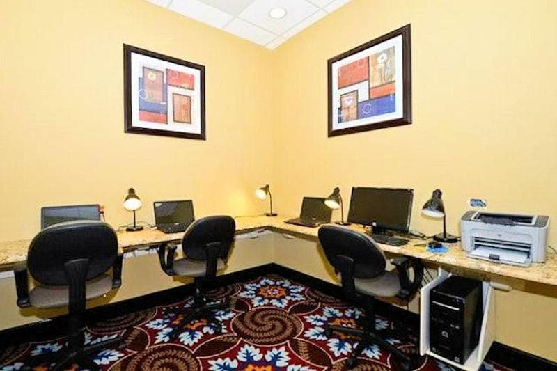 Causeway Bay Hotel gallery photo in Lansing, MI — image 28
