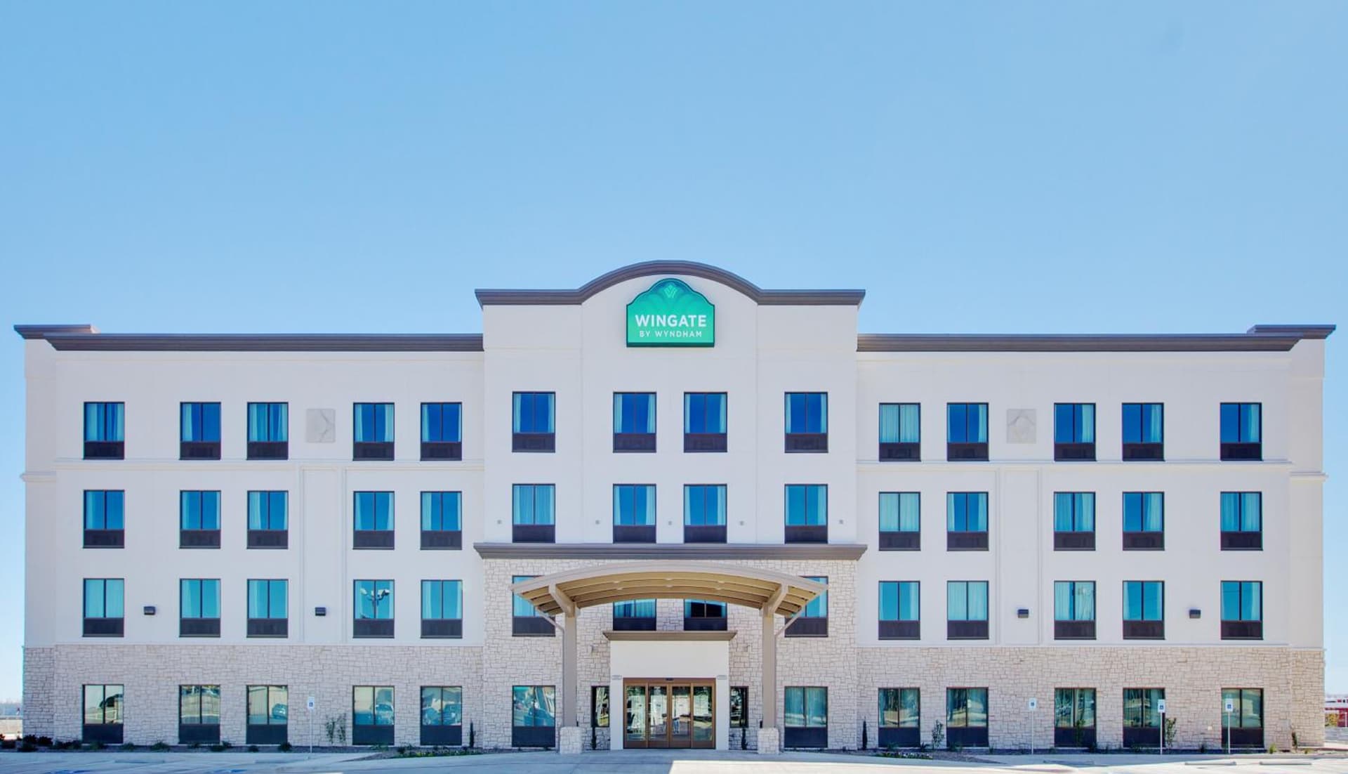Wingate by Wyndham San Angelo interior in San Angelo, TX — gallery photo 2
