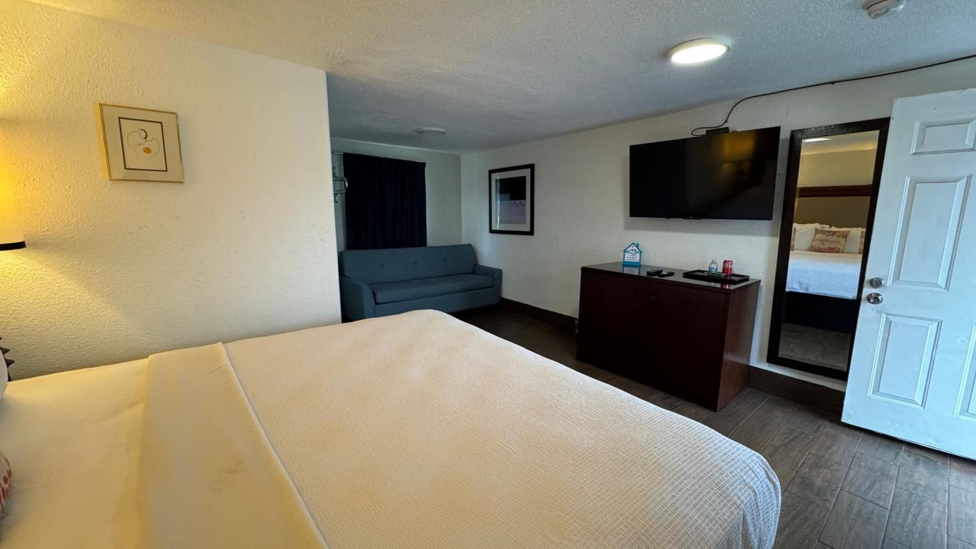 Budget Motel gallery photo in Gilroy, CA — image 19