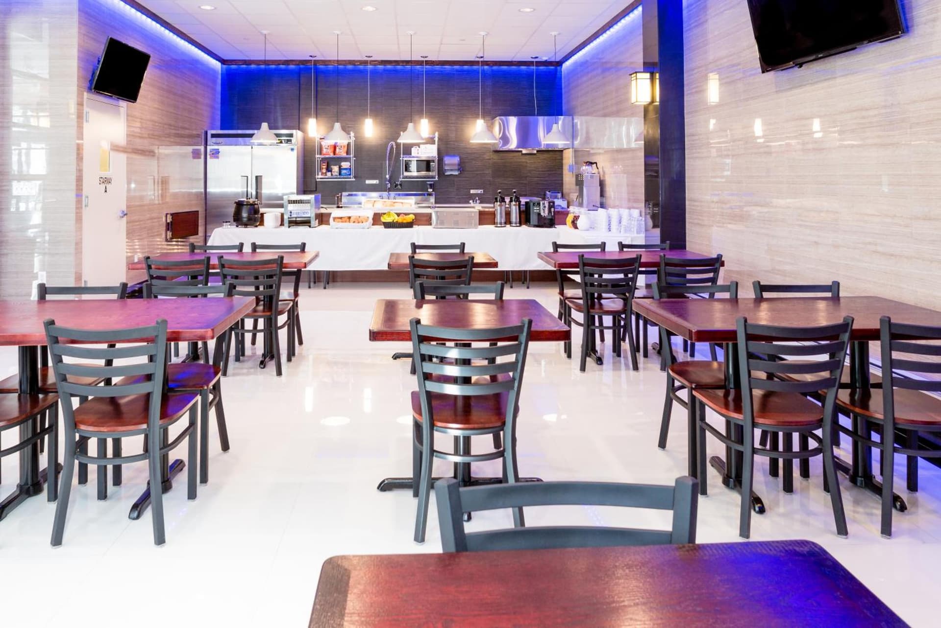 LIC Hotel interior in Queens, NY — gallery photo 2