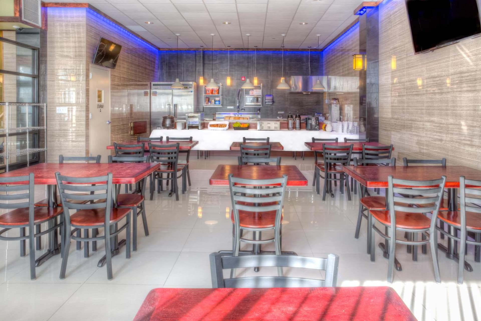 LIC Hotel property views in Queens, NY — gallery photo 3
