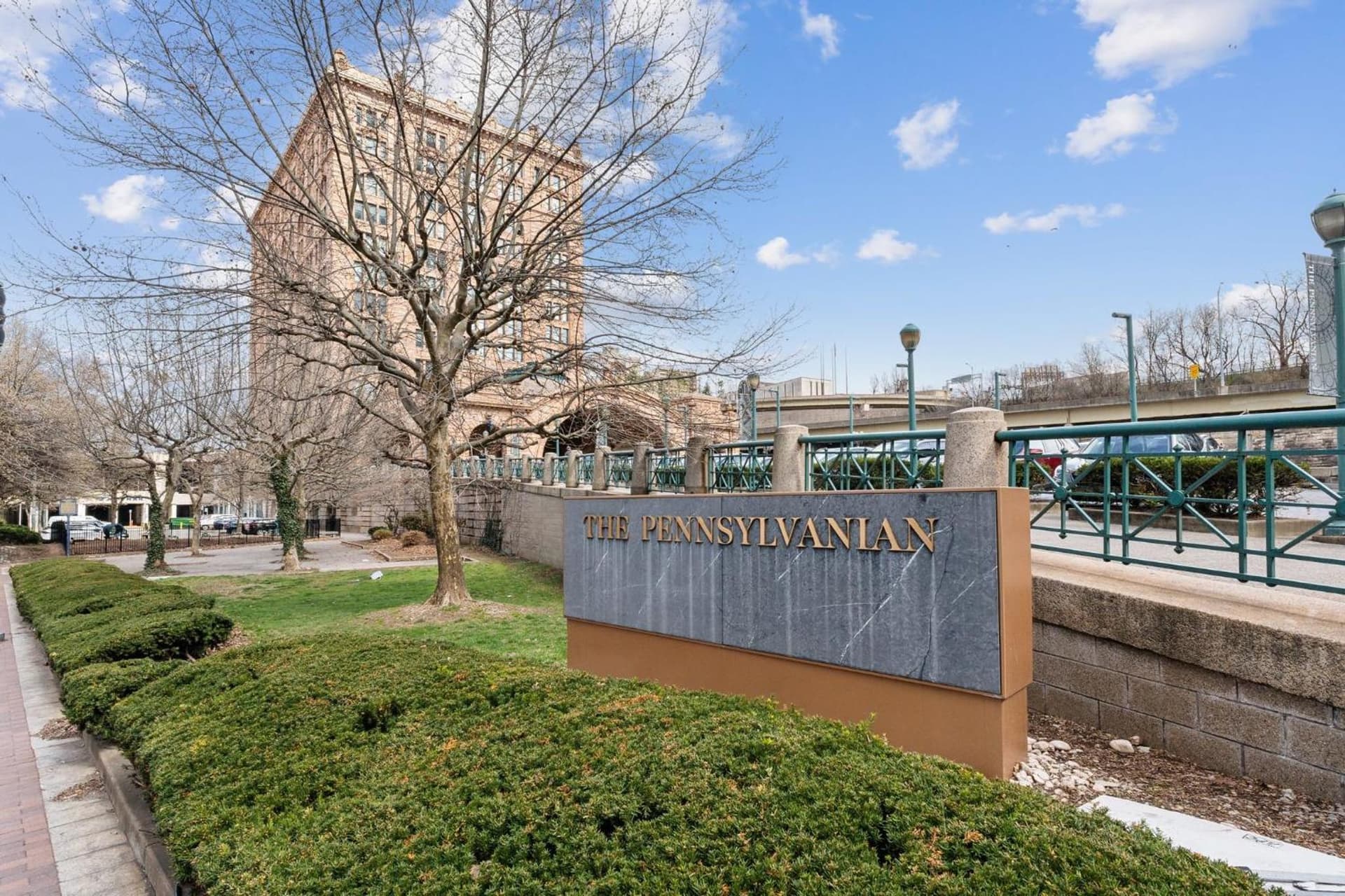 Placemakr Downtown Pittsburgh at The Pennsylvanian interior in Pittsburgh, PA — gallery photo 2