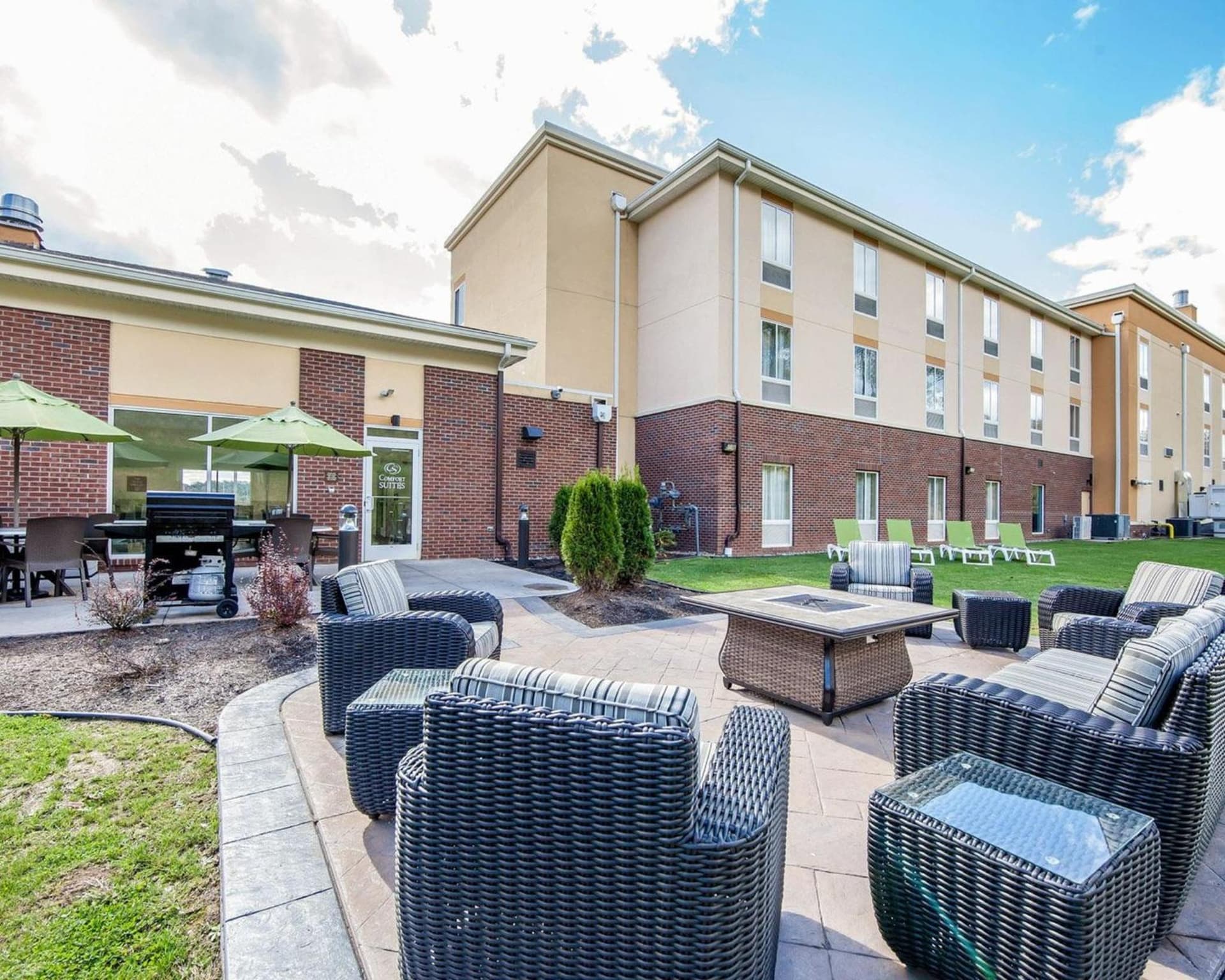 Comfort Suites Marietta-Parkersburg featured exterior or lobby in Marietta, OH — similar hotel