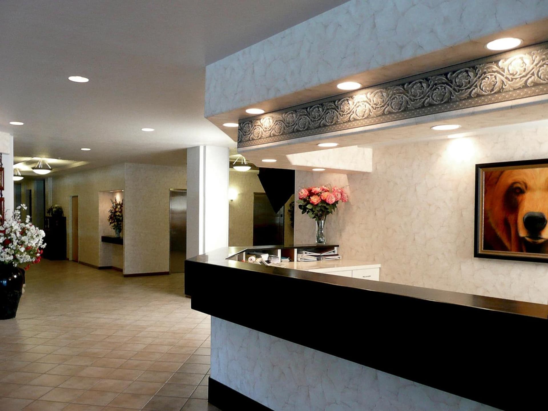 Bear Lodge interior in Fairbanks, AK — gallery photo 2