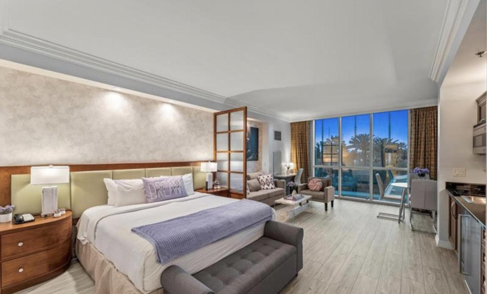 The Jest's Retreat at MGM Signature Tower 3 5 MIN WALK FROM F1 GRANDSTAND gallery photo in Paradise, NV — image 17