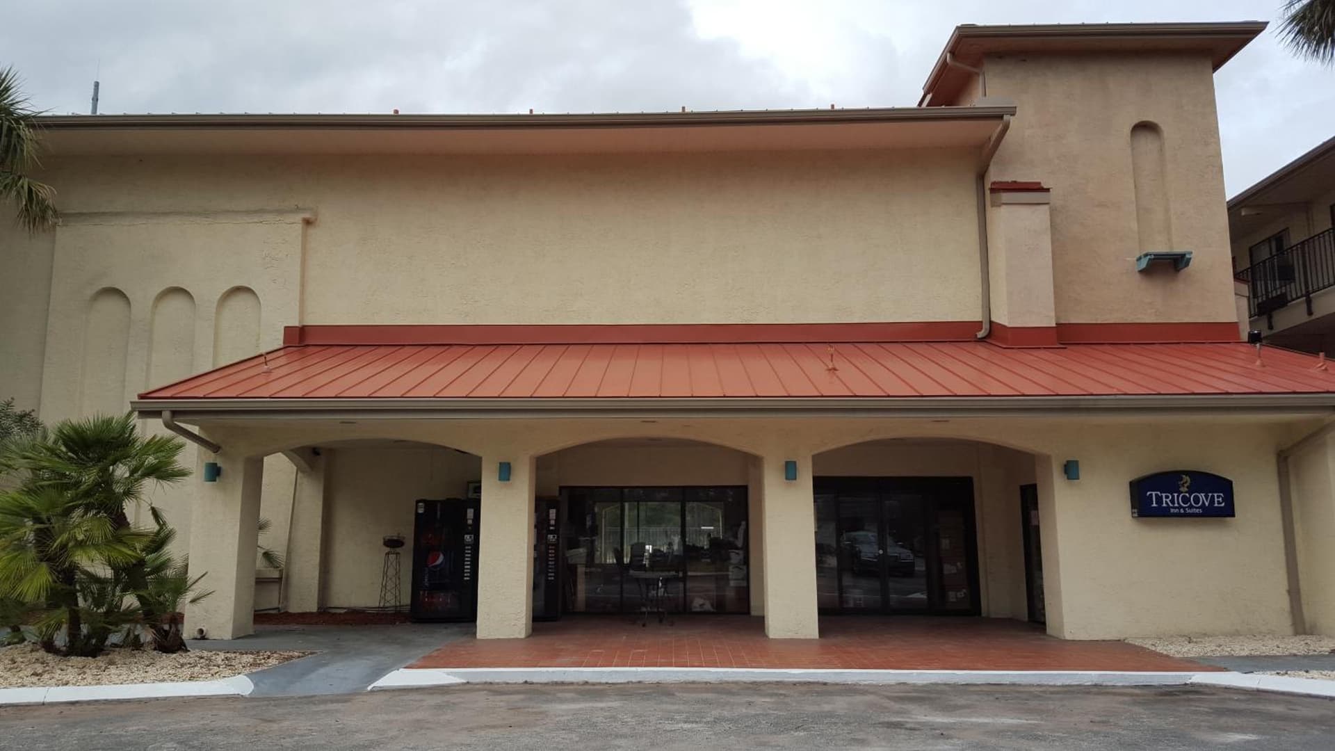 Tricove Inn & Suites property views in Jacksonville, FL — gallery photo 3