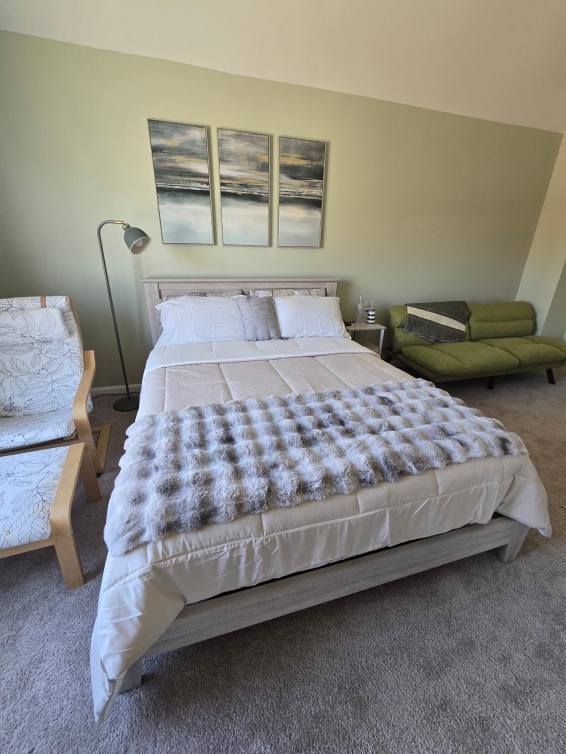 Luxury Room with private bath Free wifi and Parking 10 min to Airport property views in Fulton County — gallery photo 3