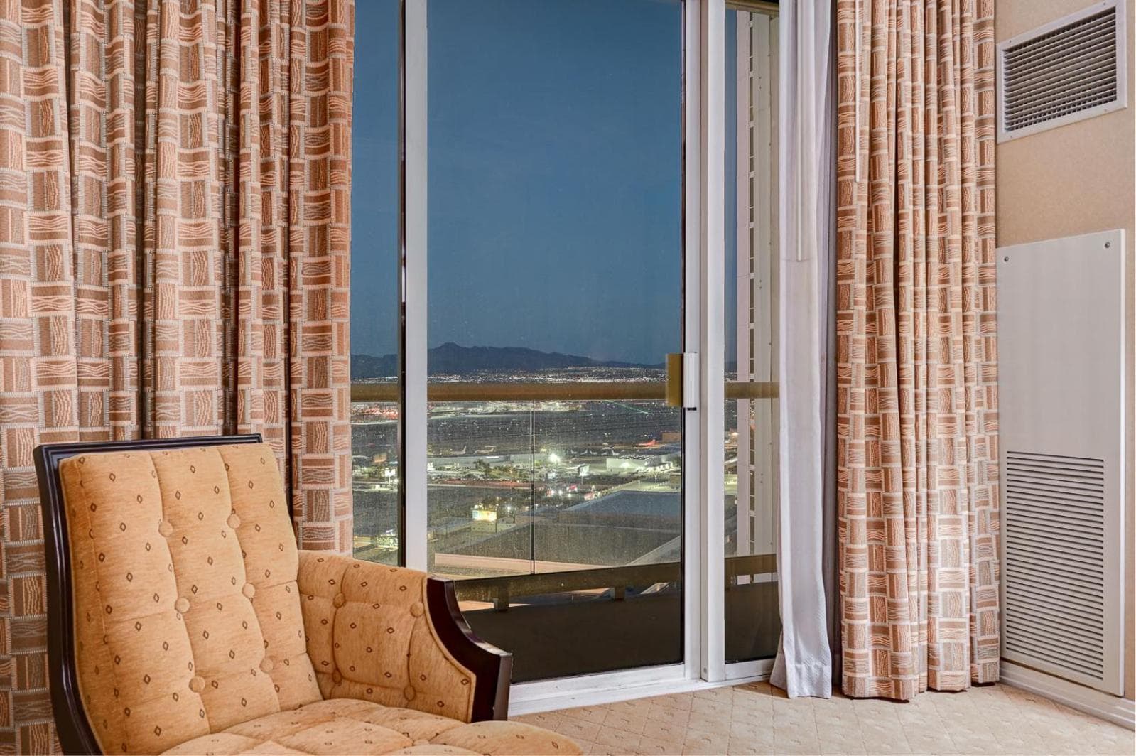 The Signature Escape at MGM Signature Tower 2 5 MIN WALK FROM F1 GRANDSTAND gallery photo in Paradise, NV — image 63
