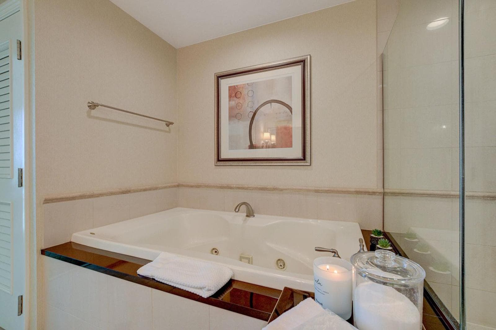 The Signature Escape at MGM Signature Tower 2 5 MIN WALK FROM F1 GRANDSTAND gallery photo in Paradise, NV — image 15