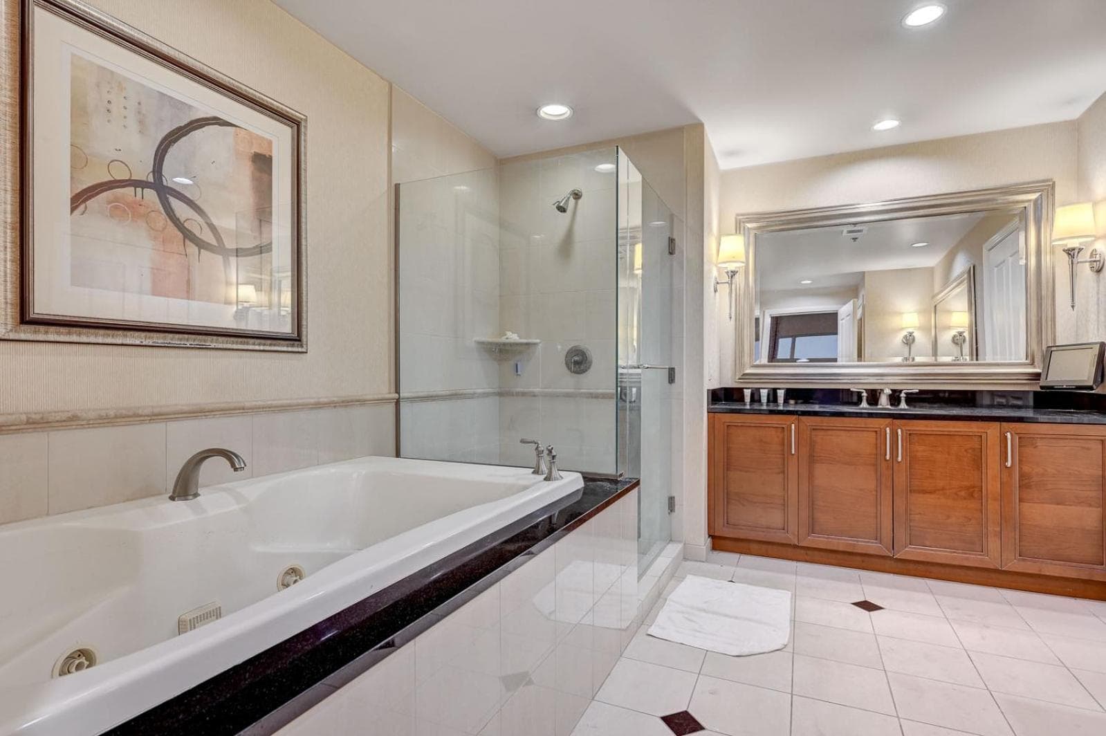 The Signature Escape at MGM Signature Tower 2 5 MIN WALK FROM F1 GRANDSTAND gallery photo in Paradise, NV — image 39