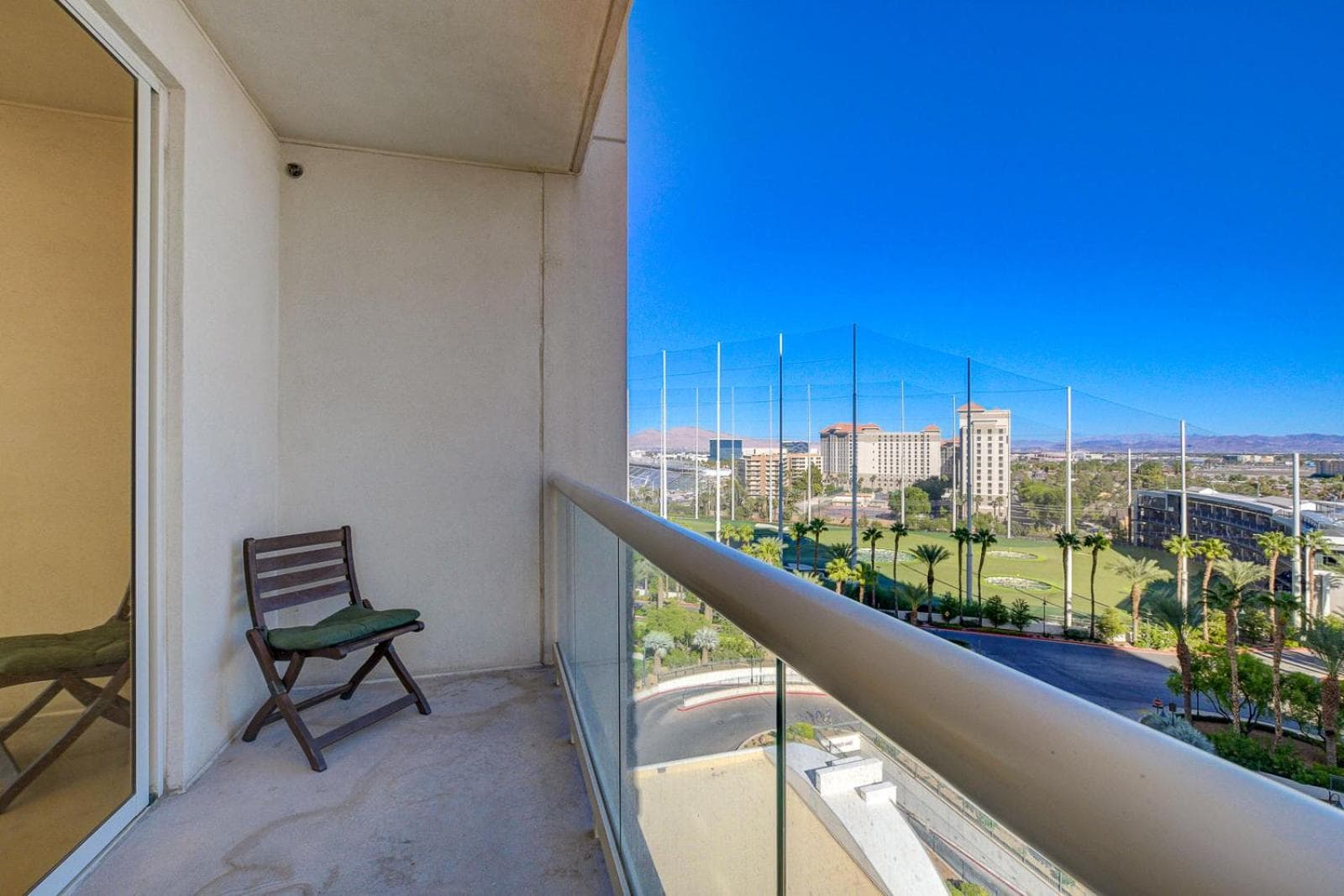 The Signature Escape at MGM Signature Tower 2 5 MIN WALK FROM F1 GRANDSTAND gallery photo in Paradise, NV — image 28