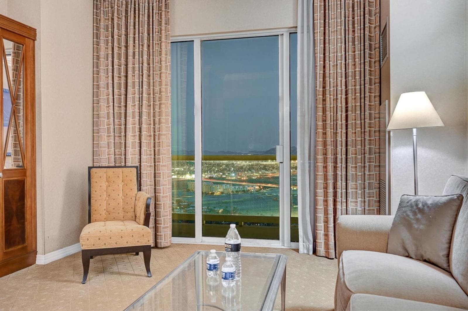 The Signature Escape at MGM Signature Tower 2 5 MIN WALK FROM F1 GRANDSTAND gallery photo in Paradise, NV — image 30